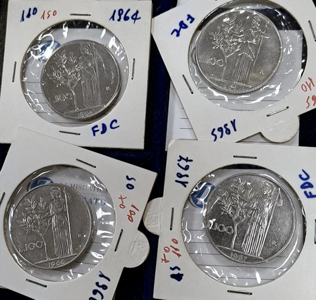 Italy. 100 Lire 1964,1965,1966 e 1967 (No reserve price)