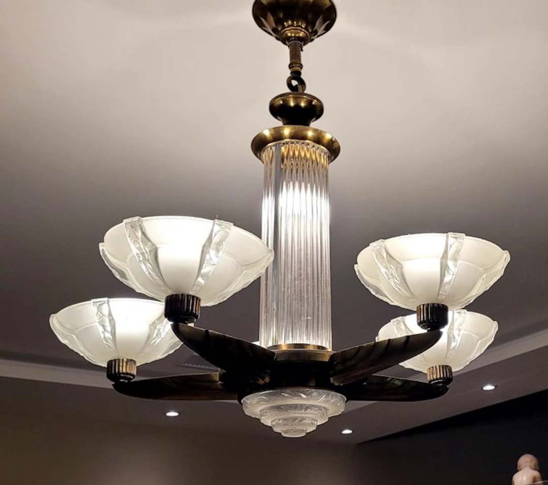 Chandelier - Gilt brass - Chandelier Henri Petitot Glassworks Ezan circa 1930