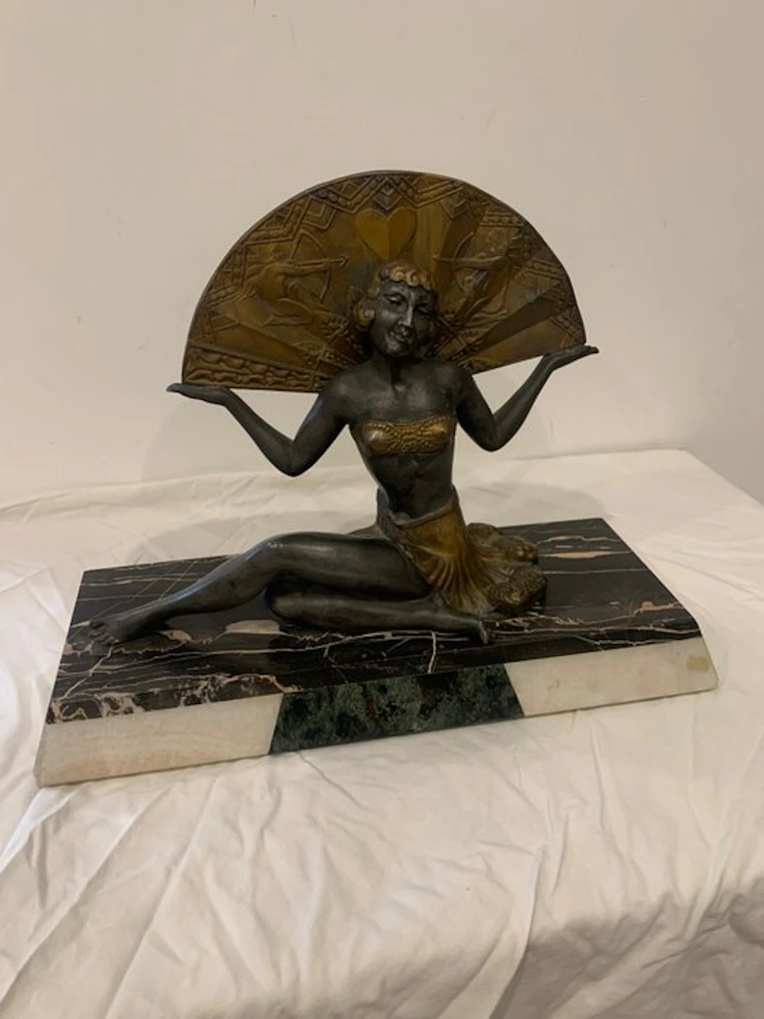 Meneville - Sculpture