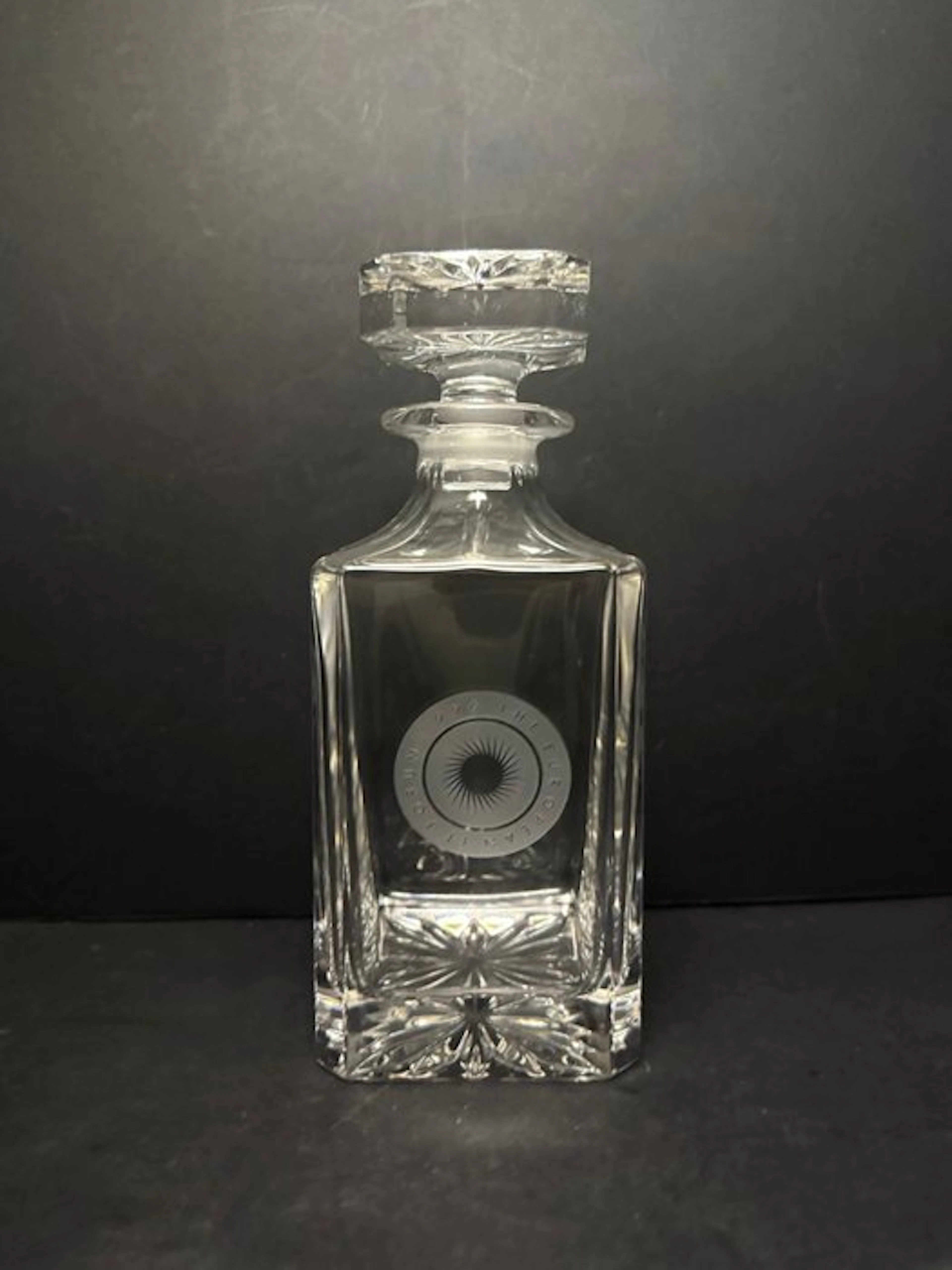 Carafe en Cristal - Carafe - taillée abstrait gravure commémorative - Crystal