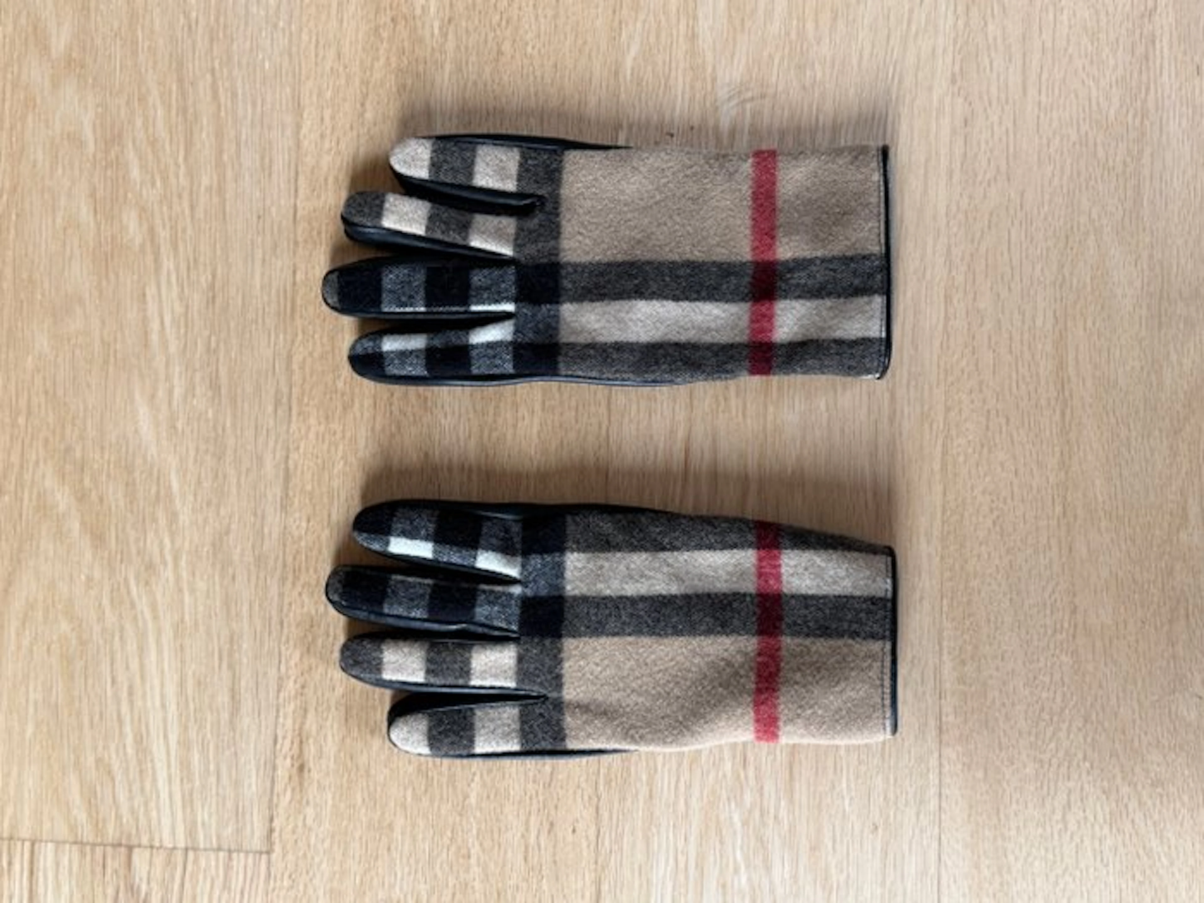 Burberry - Gloves