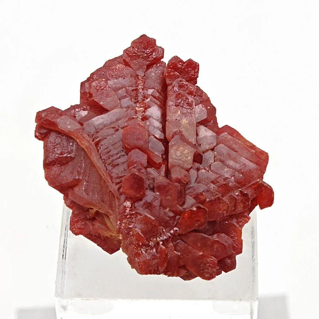 ESTHETIC Blood-red vanadinite crystal