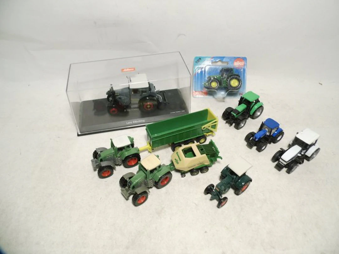 Schuco, Siku 1/32 - 1/43 - Model agricultural machinery...