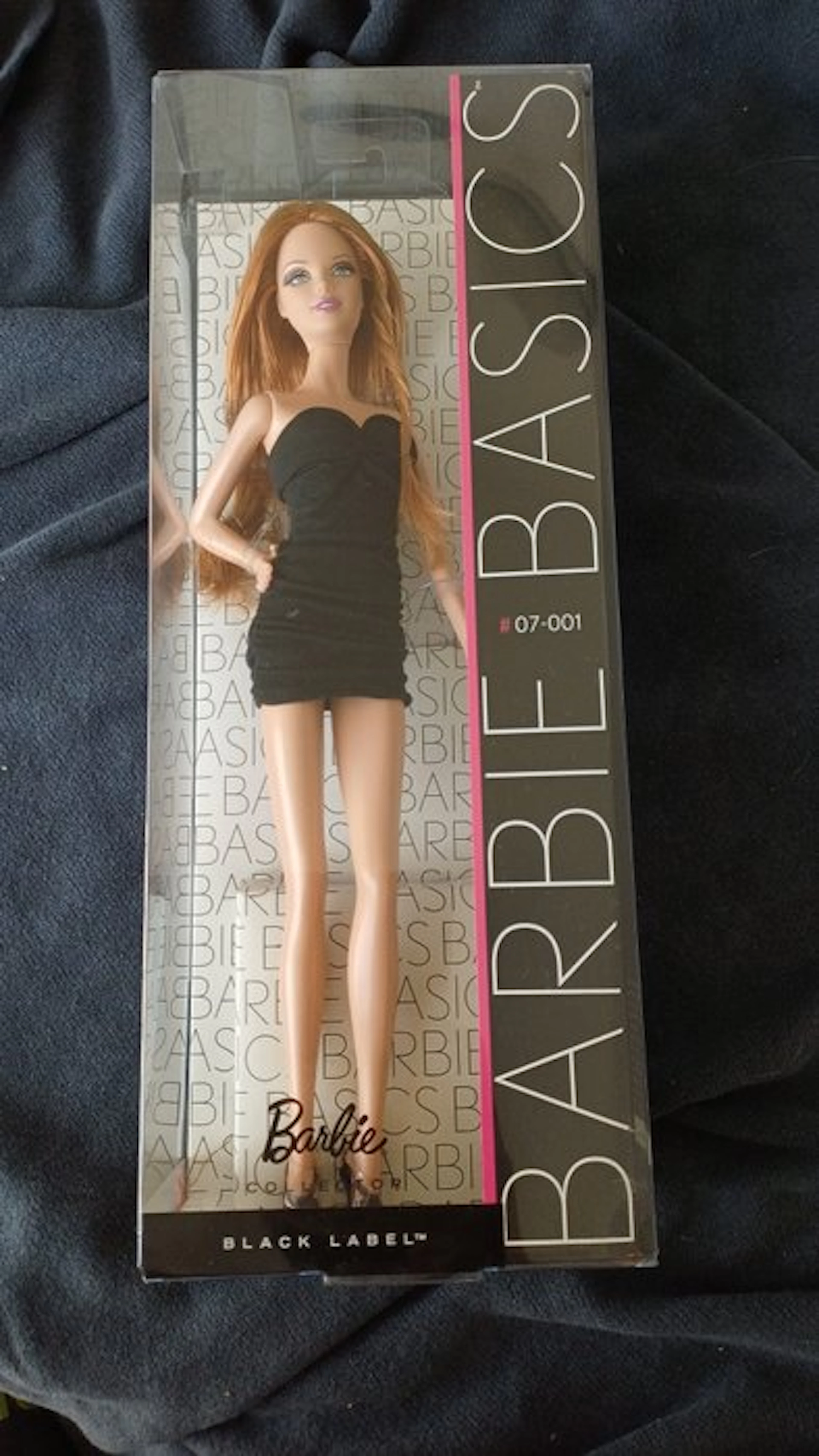 Mattel - Barbie doll 2009 Basics Model 07 Collection 001 Dol Mattel R9915