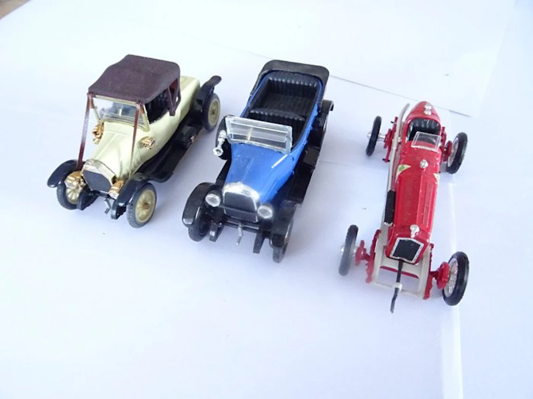 Rio - Model car (3) - 3 like-new models in their original packaging.