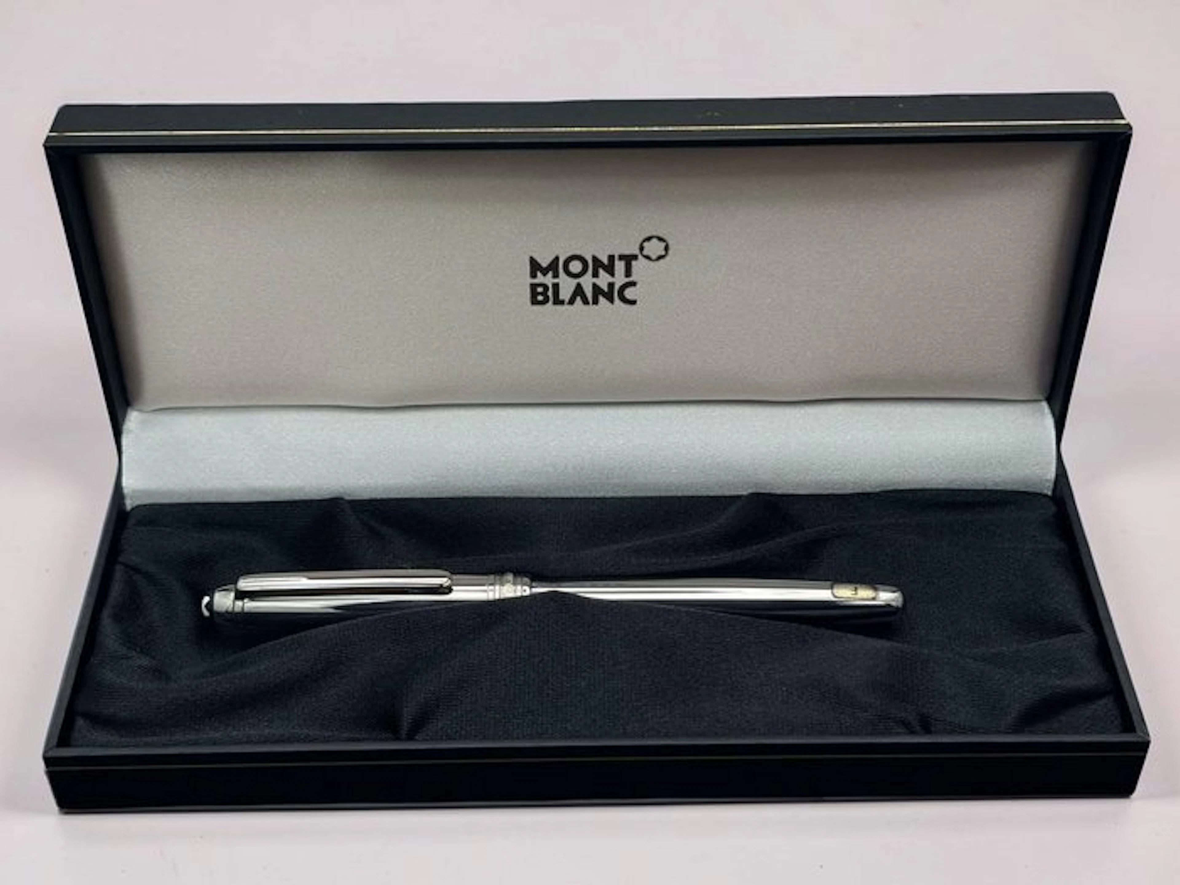 Montblanc - Meisterstück Solitaire Platinum-Plated Classique No