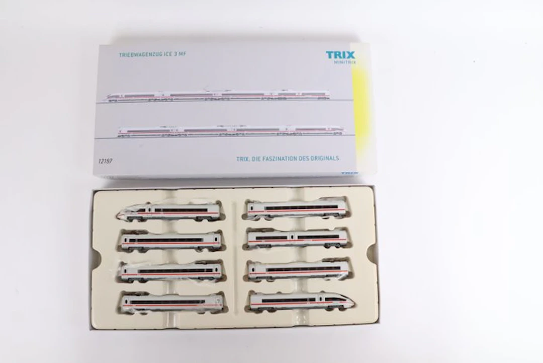 Minitrix N - 12197 - Train unit (1) - ICE 3MF 8-piece set - DB