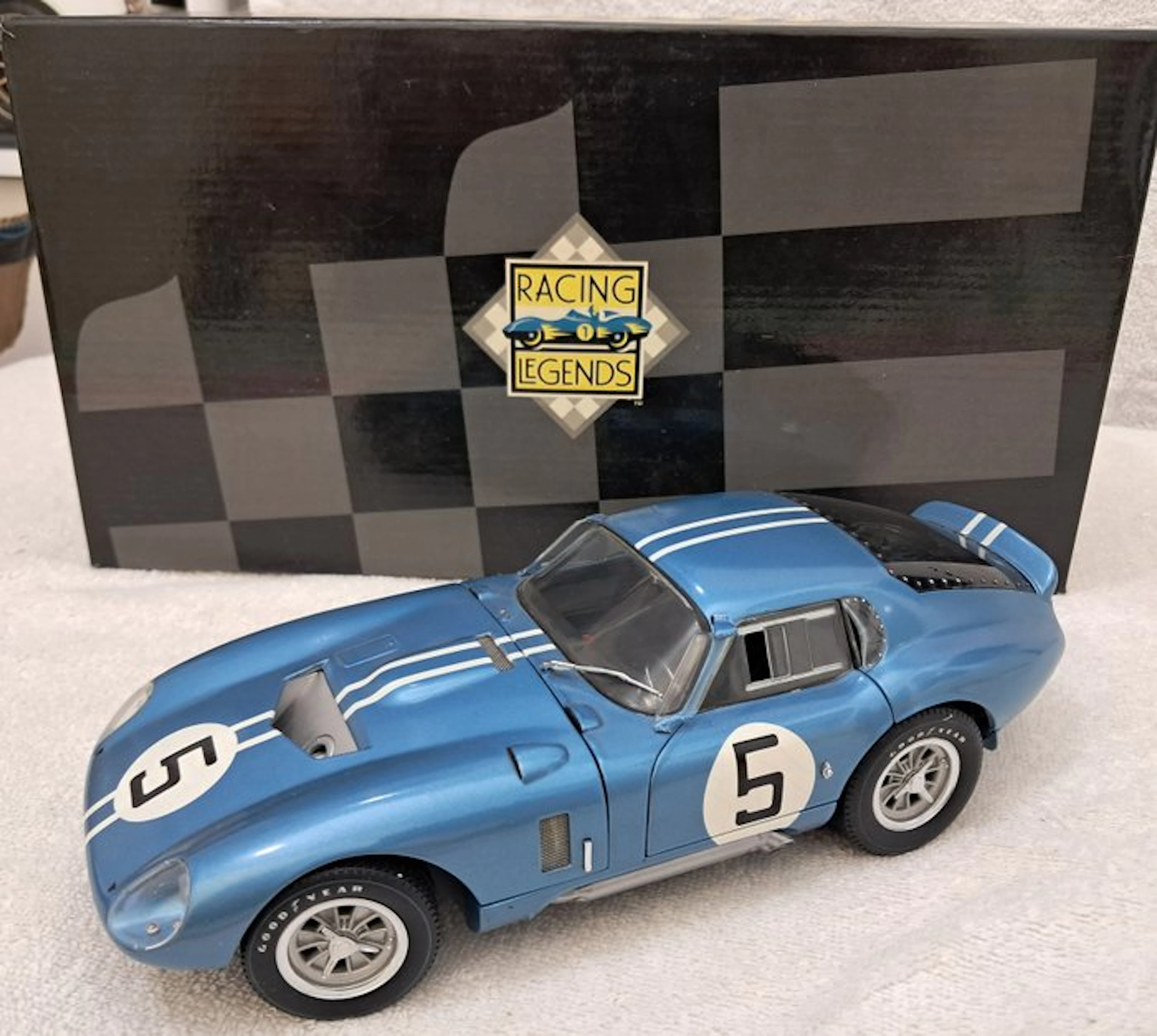Exoto 1:18 - Model sports car - Cobra Daytona Coupé n. 5 (1964)