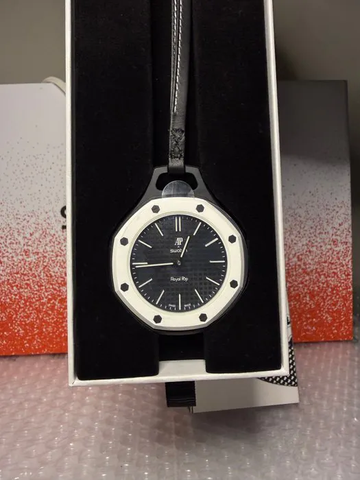 Swatch Royal Pop - Swatch × Audemars Piguet OCHO NEGRO...