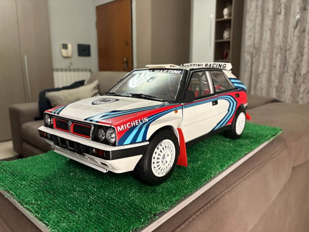 Hachette 1:8 - Model car - Lancia Martini