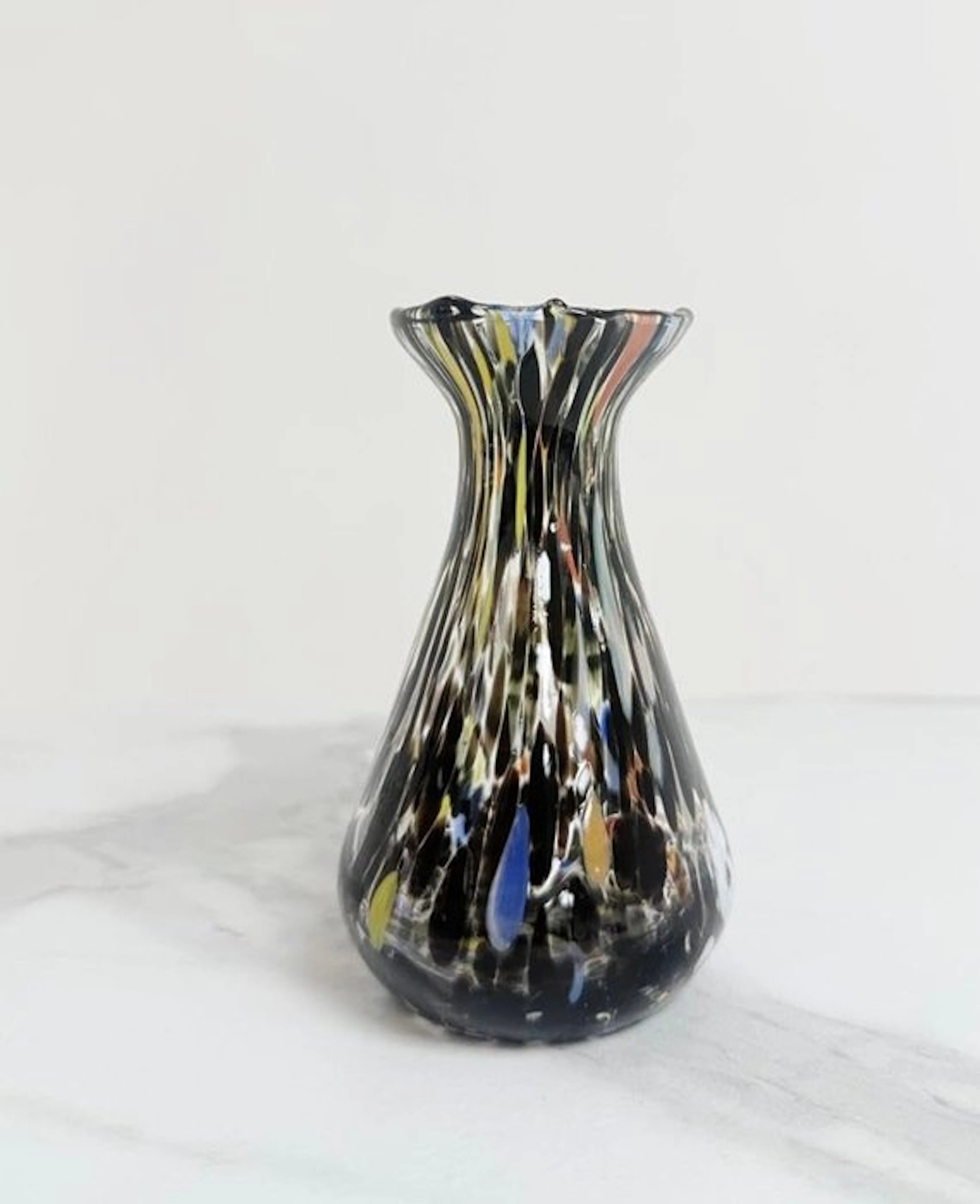 Vase - Hand-blown glass. - Made in Italy