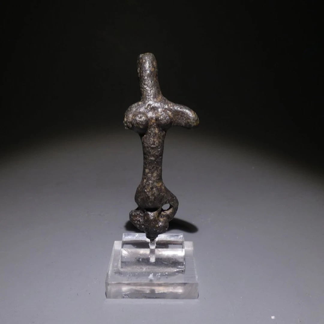 Achaemenid Bronze Important Figure, ex-voto. 5 cm H. 5th century BC.