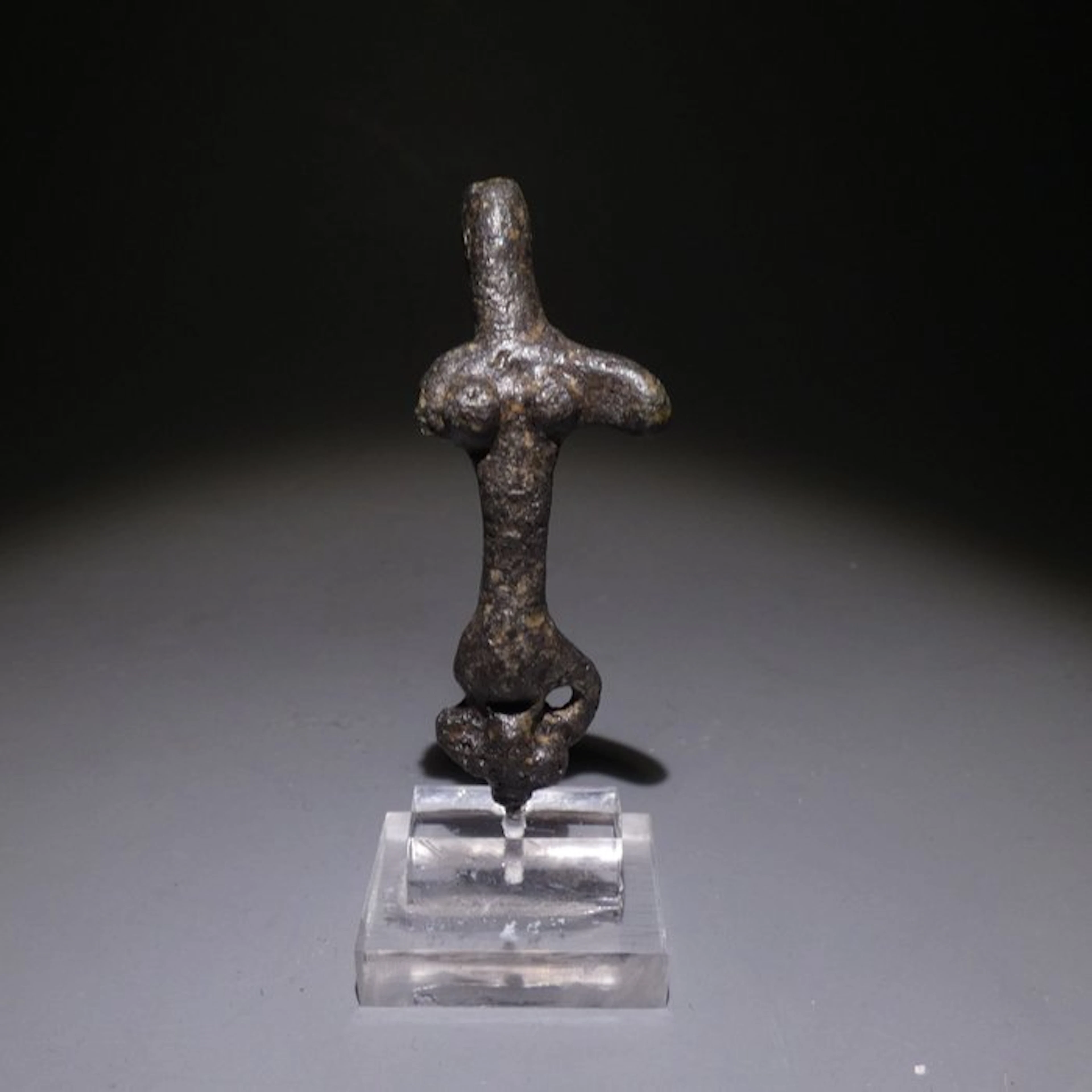 Achaemenid Bronze Important Figure, ex-voto. 5 cm H. 5th century BC.