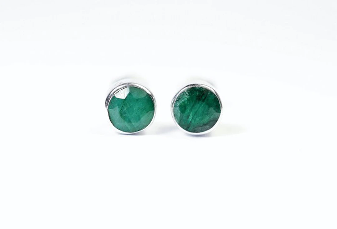 Emerald 2 stud earrings / new- 1.18 g - (2)