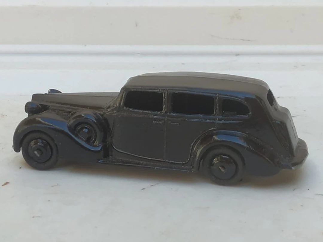 Dinky Toys 1:48 - Model sedan - Original Post-War First...