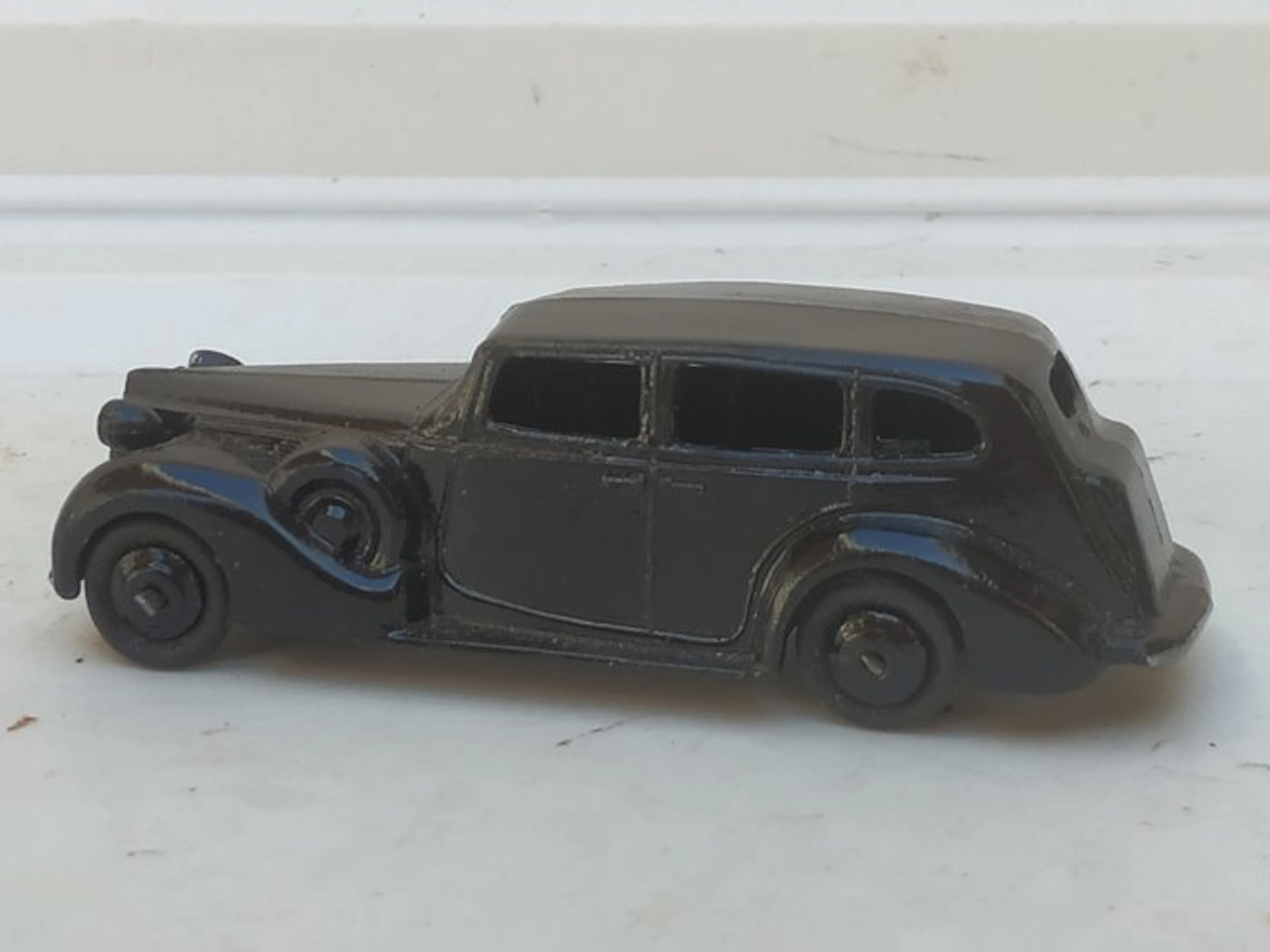Dinky Toys 1:48 - Model sedan - Original Post-War First...