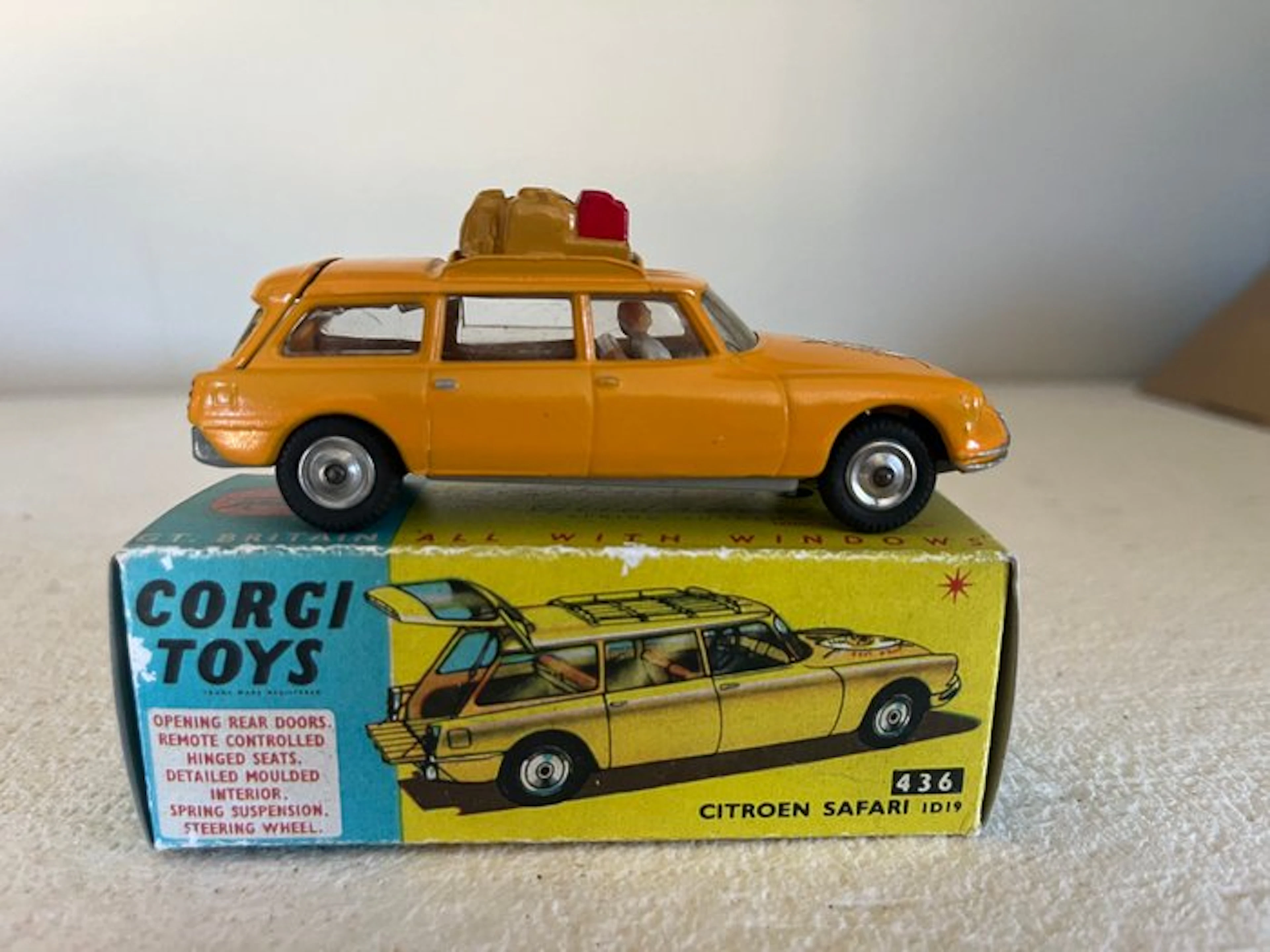 Corgi Toys 1:43 - Model car - Citroen Safari ID19