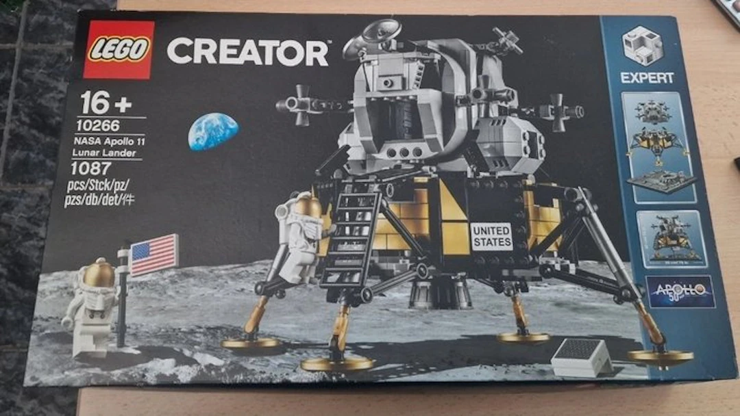 LEGO Set - 10266 - Creator Expert, NASA/ESA - NASA Apollo 11 Lunar Lander