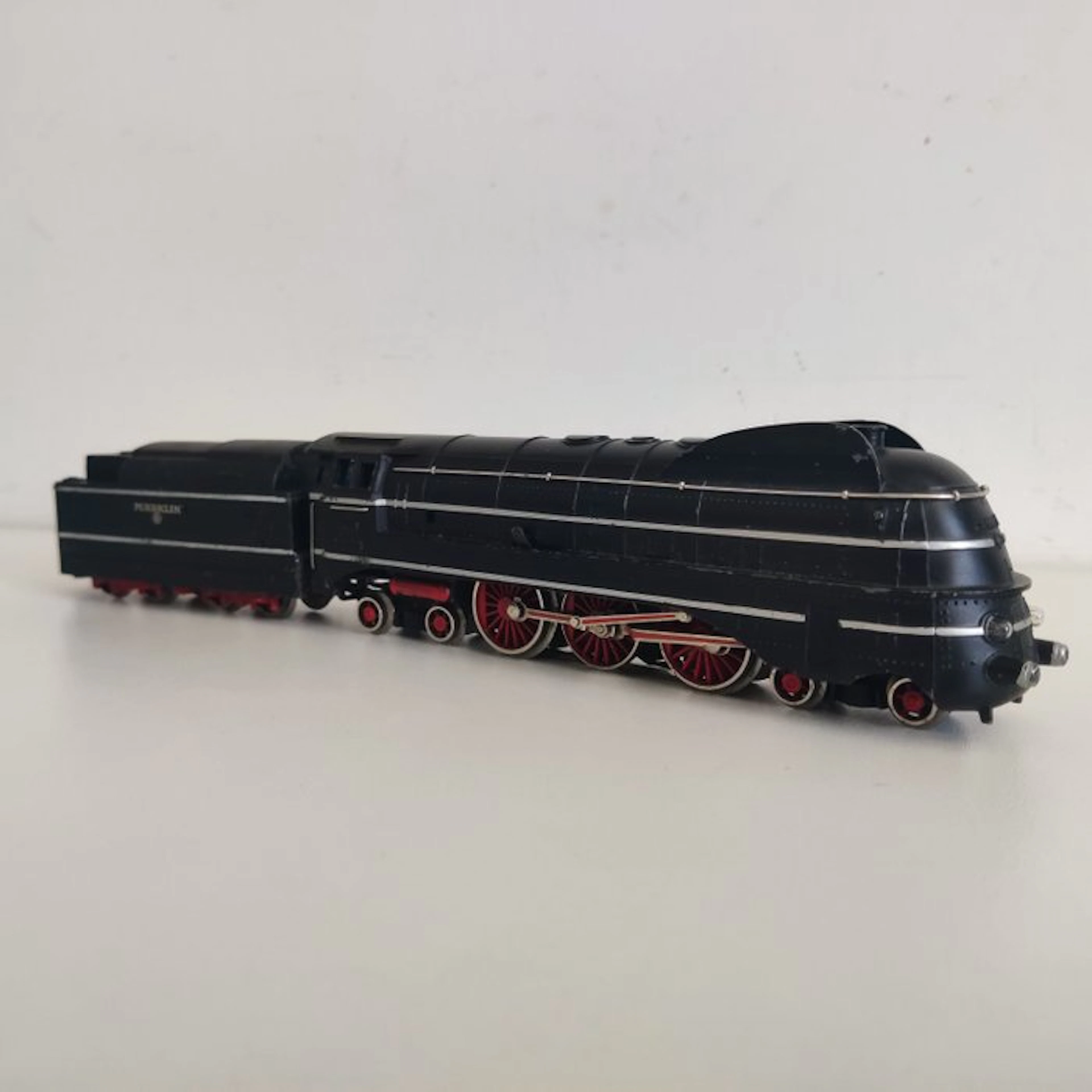 Märklin H0 - SK800 - Steam locomotive with tender (1) - DR (DDR)