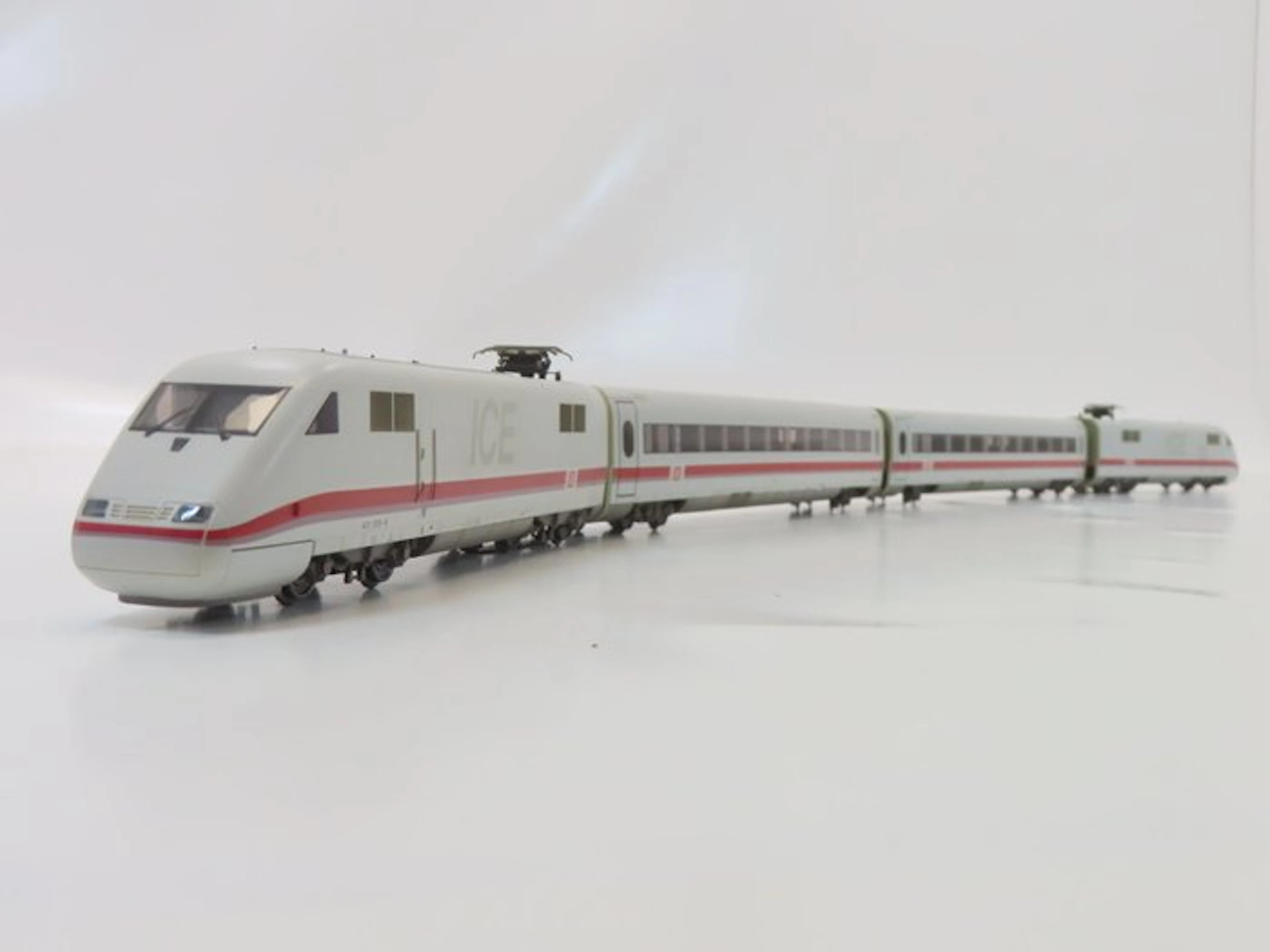Märklin H0 - 3770 - Train unit (1) - 4-piece set BR 401 "ICE" - DB