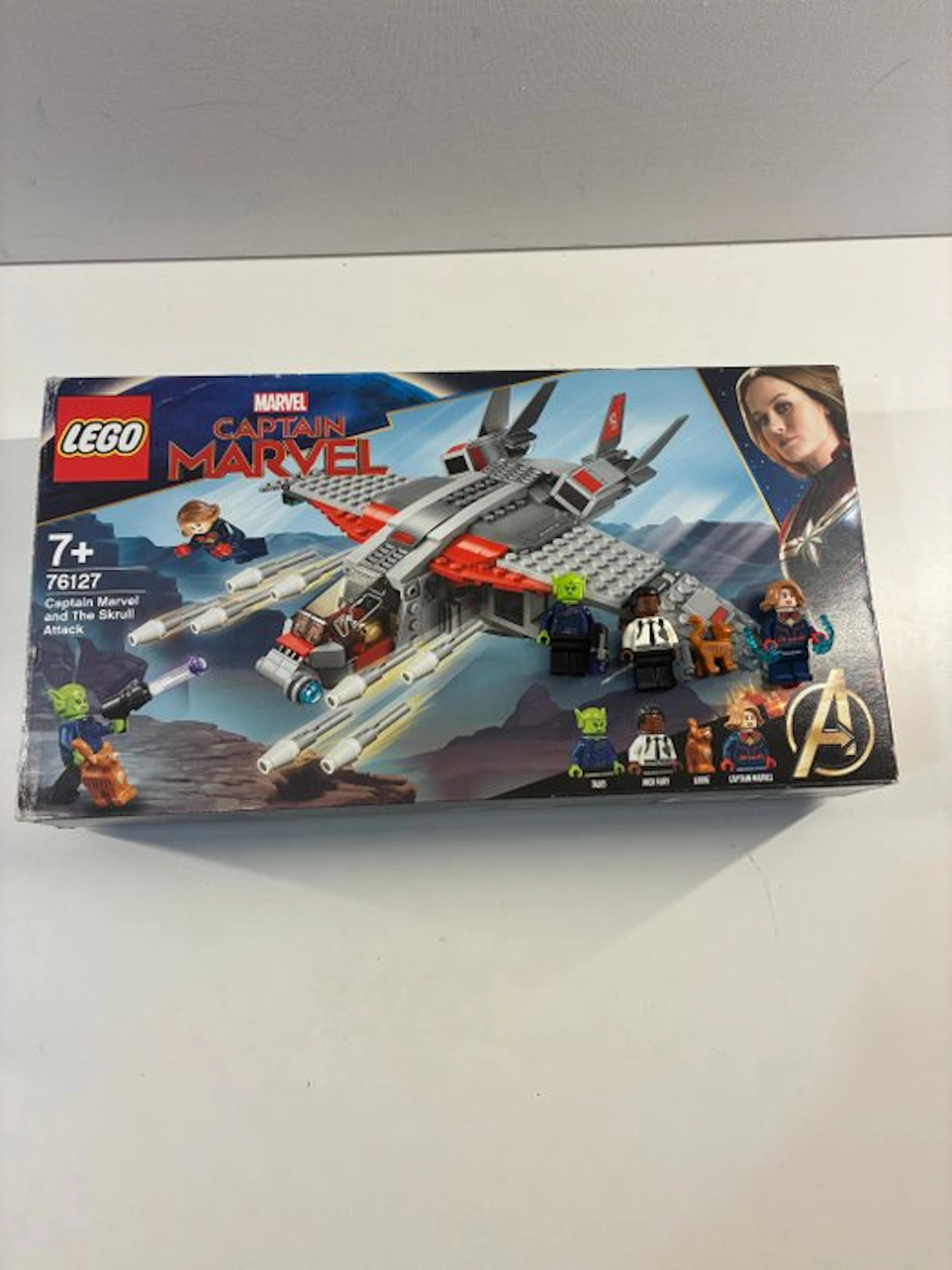 LEGO Set - 76127 - Super Heroes - CAPTAIN MARVEL AND THE...