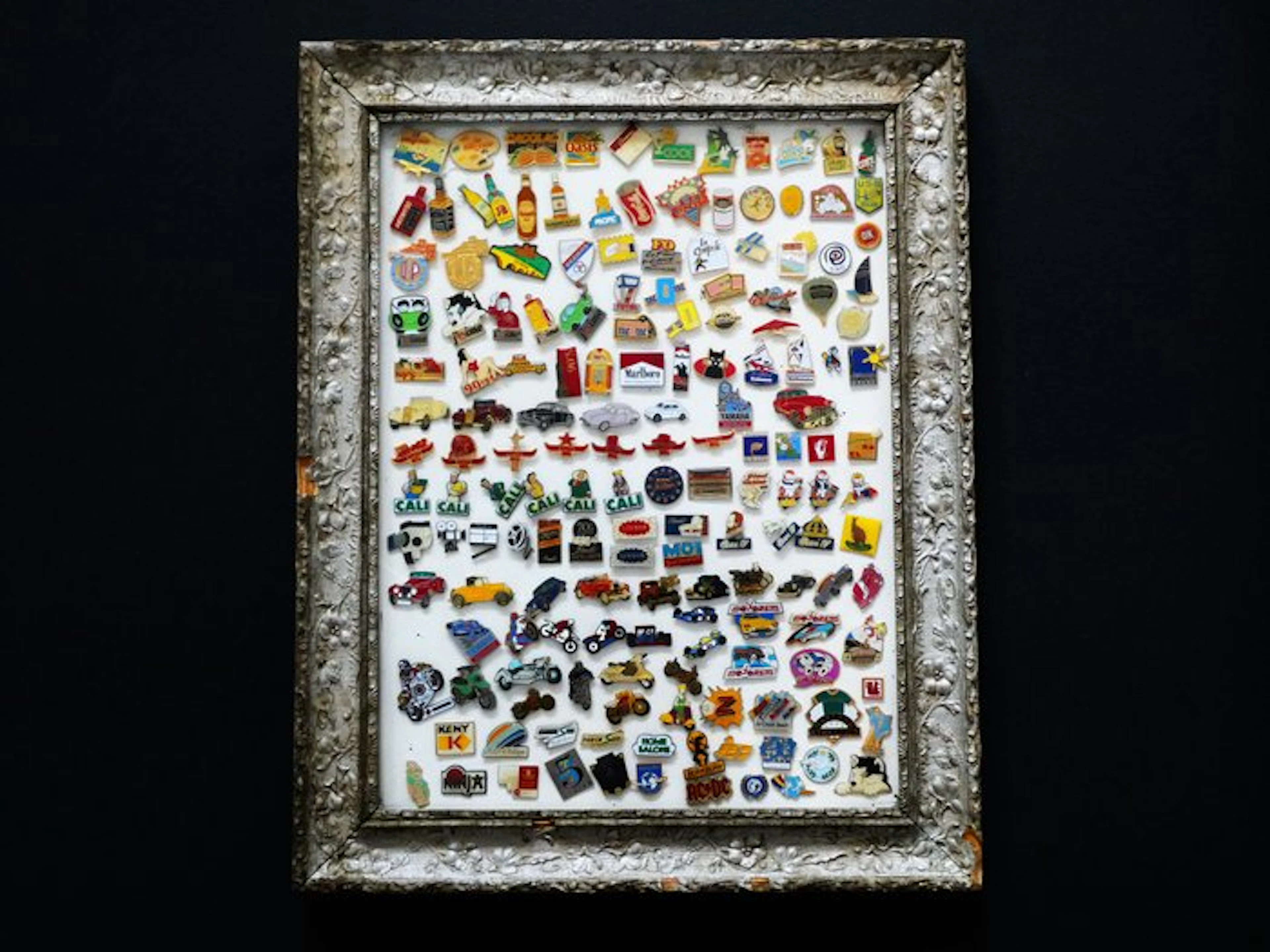 Memorabilia collection - A vintage list of about 160 advertising and