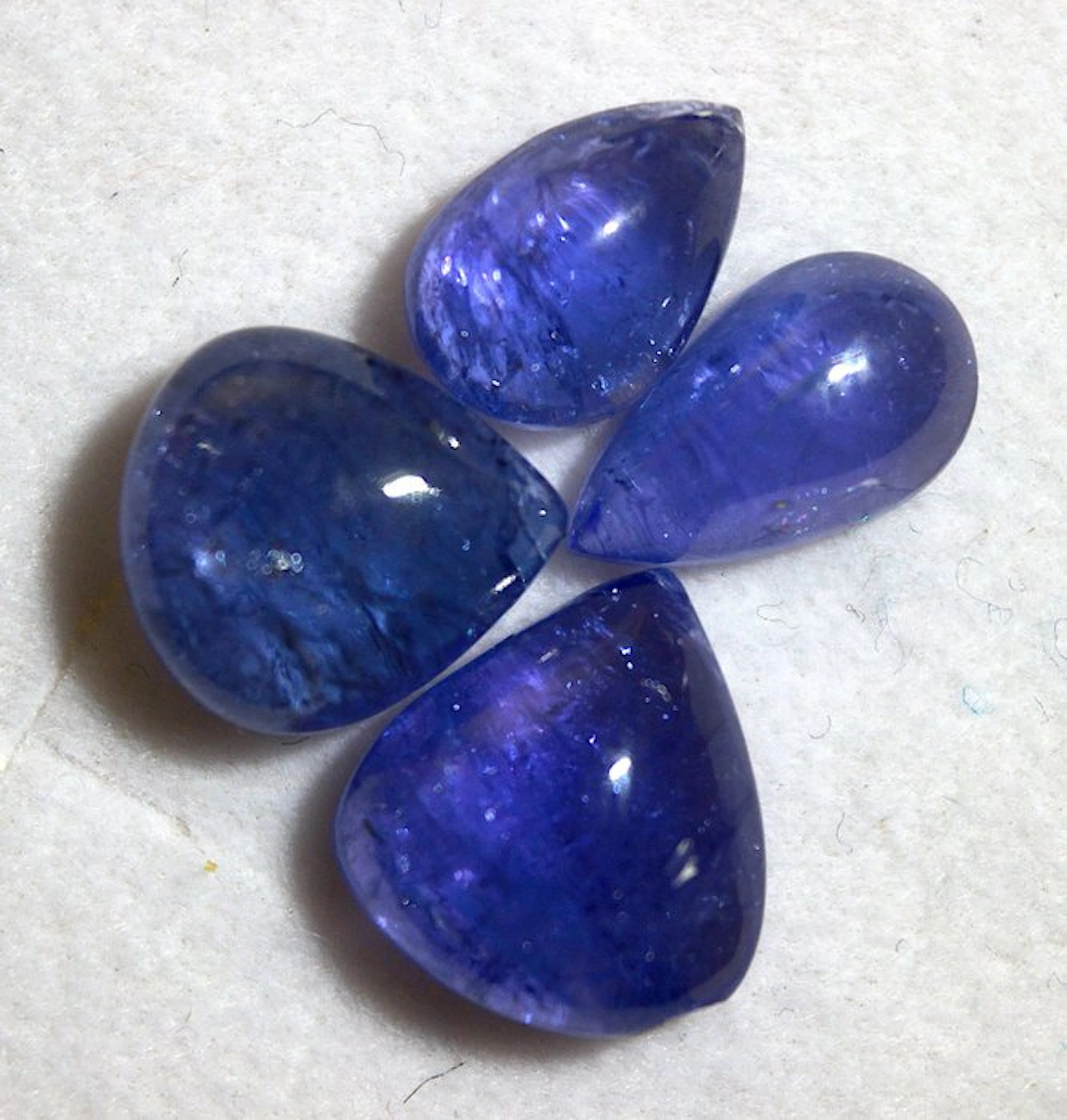 Ct. 10.90 Natural Blue Tanzanite, Violet- Oval Cabochon Cut- 2.18 g