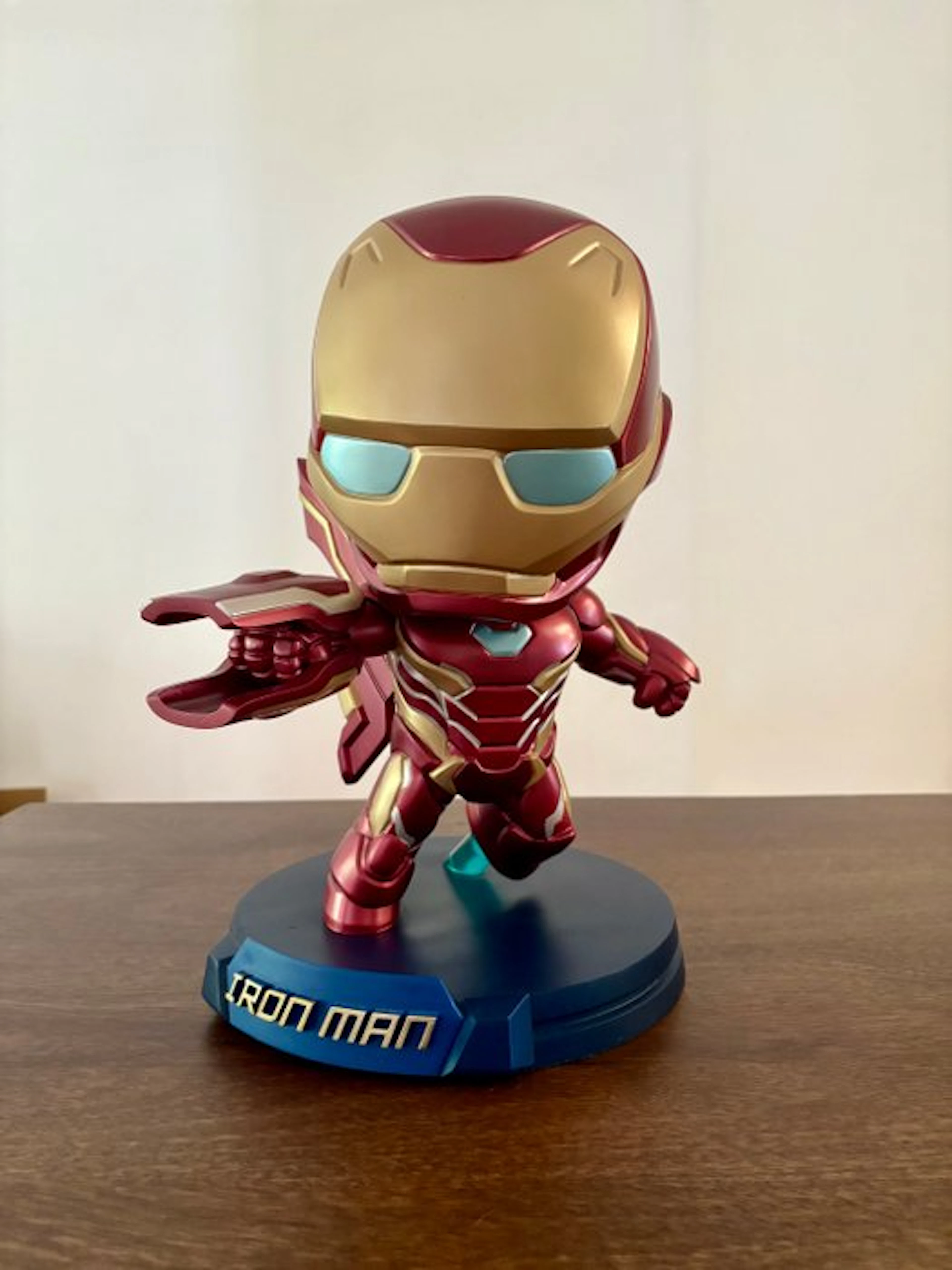 Comicave Studios - Statue