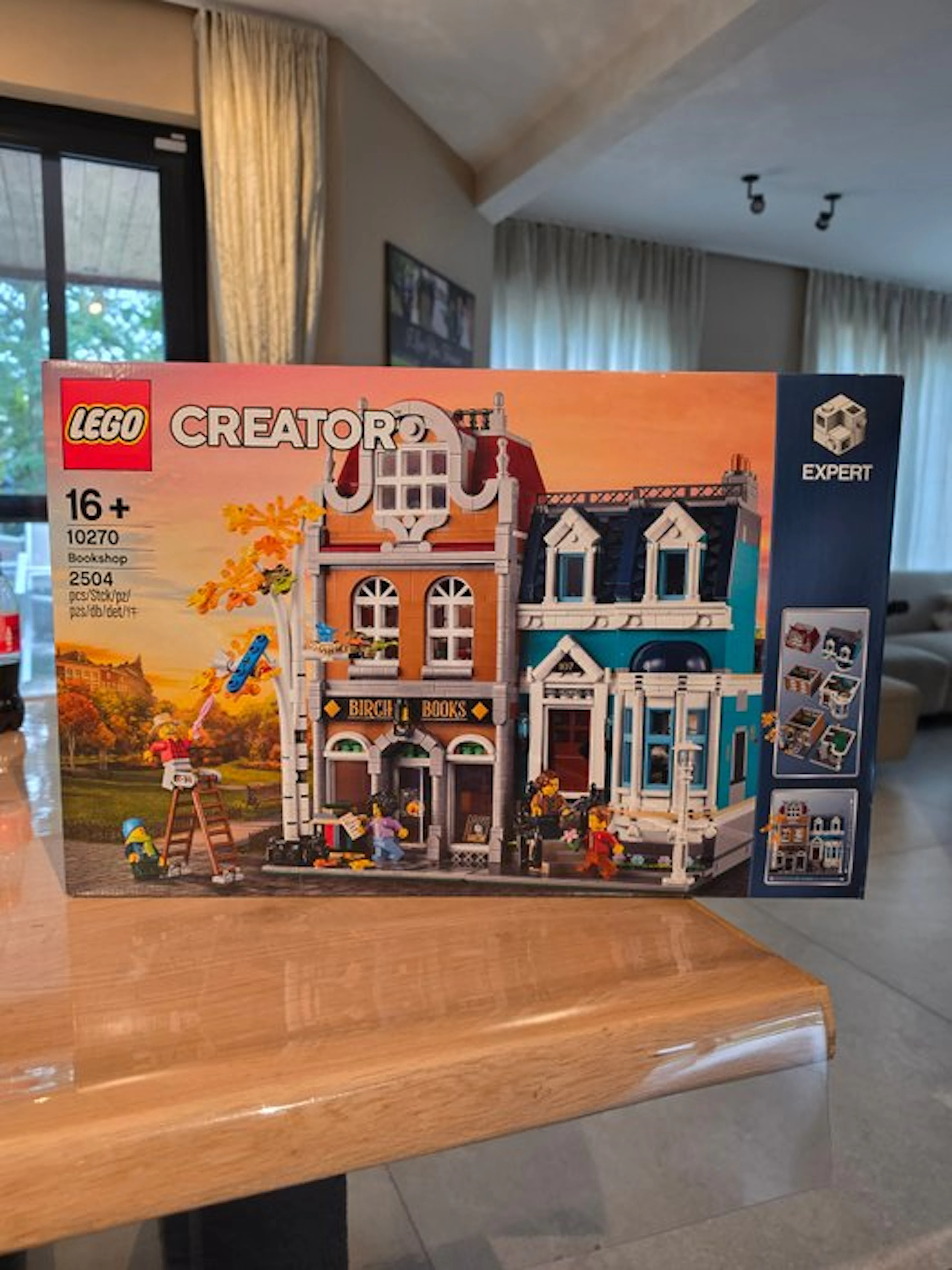 LEGO Set - 10270 - Creator - Bookshop