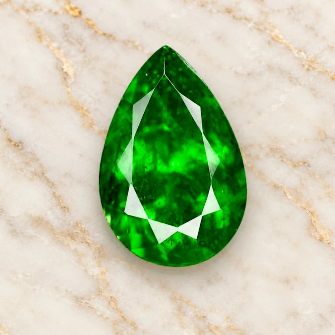 Green Tsavorite - 2.16 ct - International Gemological Institute (IGI)