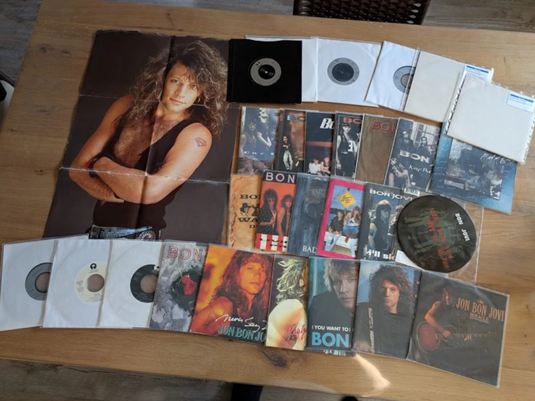 Bon Jovi - Collection of 28 x 7" singles 45 RPM...