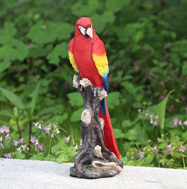 Unknown - Figure - Parrot on tree stump - Resin