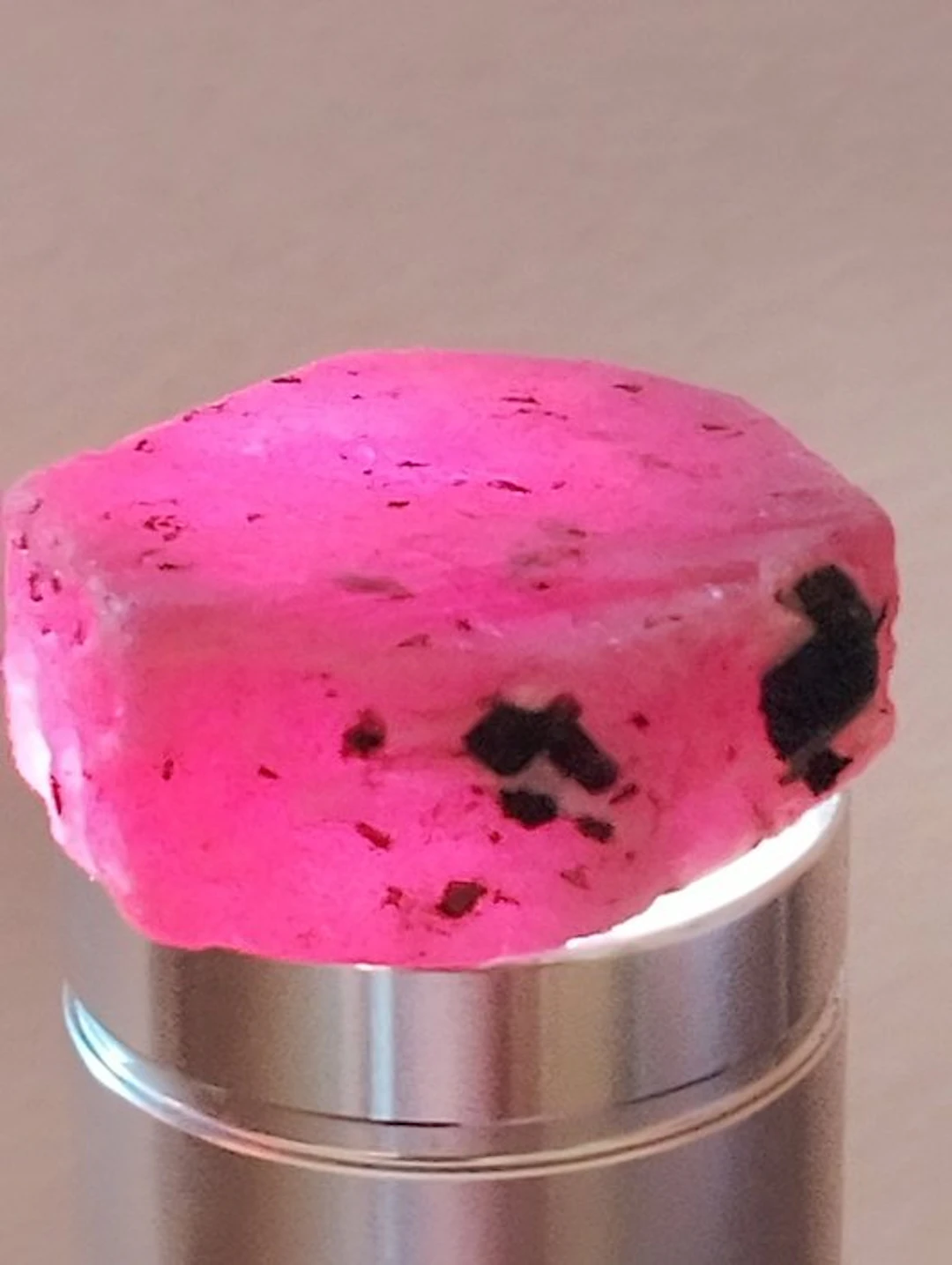 Ruby Rough - Height: 3.5 cm - Width: 2.9 cm- 36.81 g - (1)