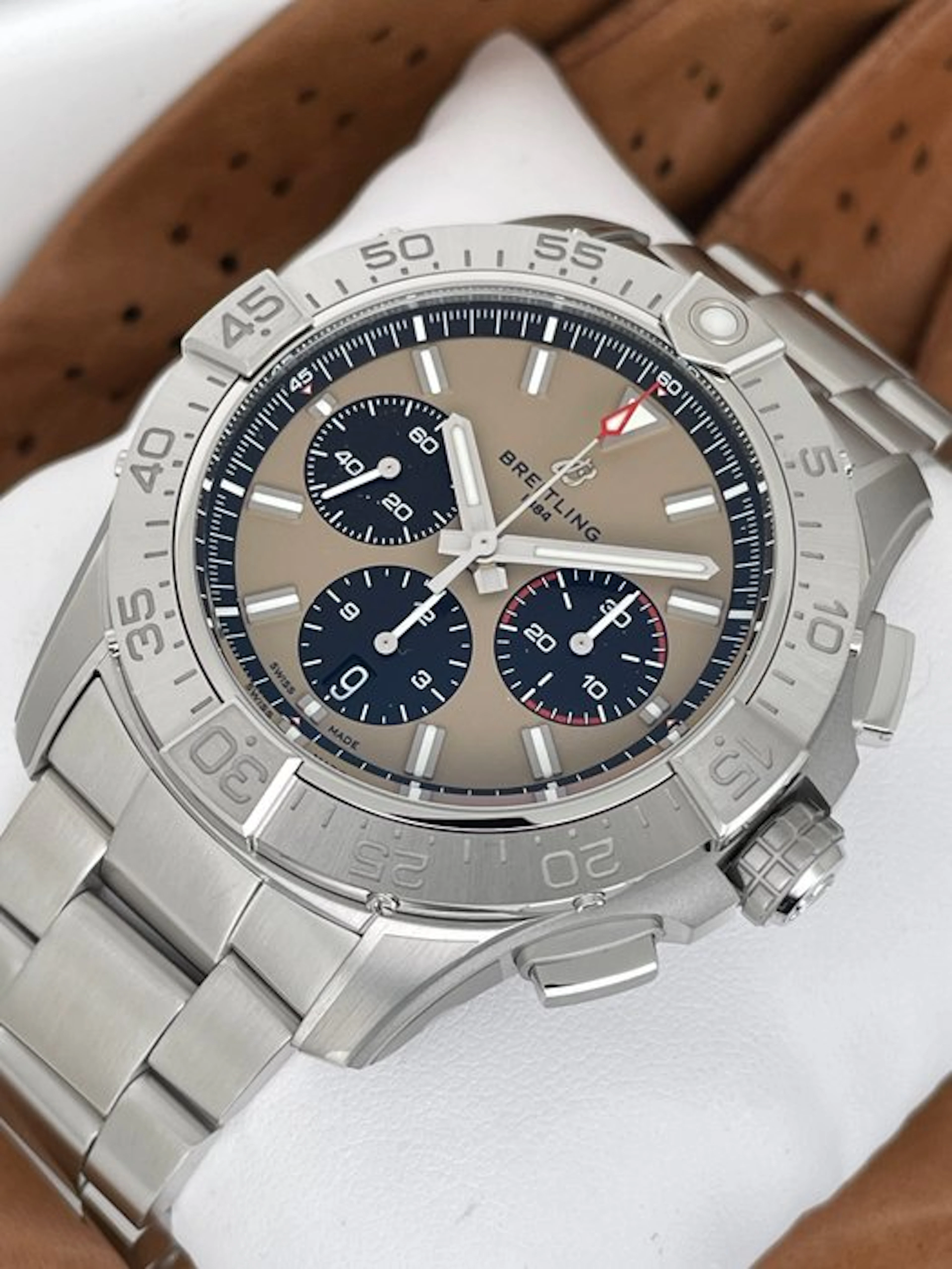 Breitling - Avenger B01 Chronograph 44 - AB0147101A1A1 - Men -