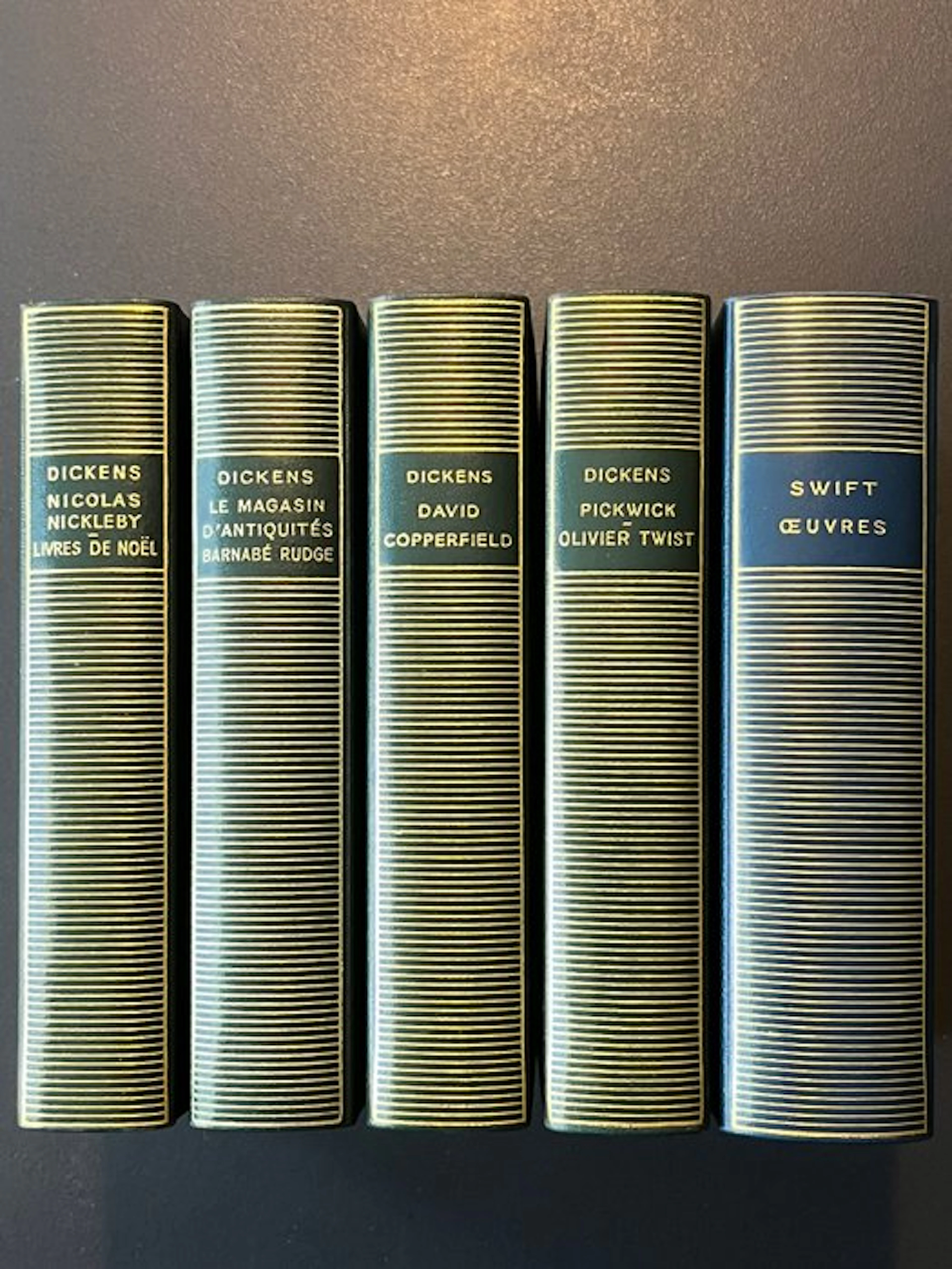Charles Dickens; Jonathan Swift - 5 volumes Bibliothèque...