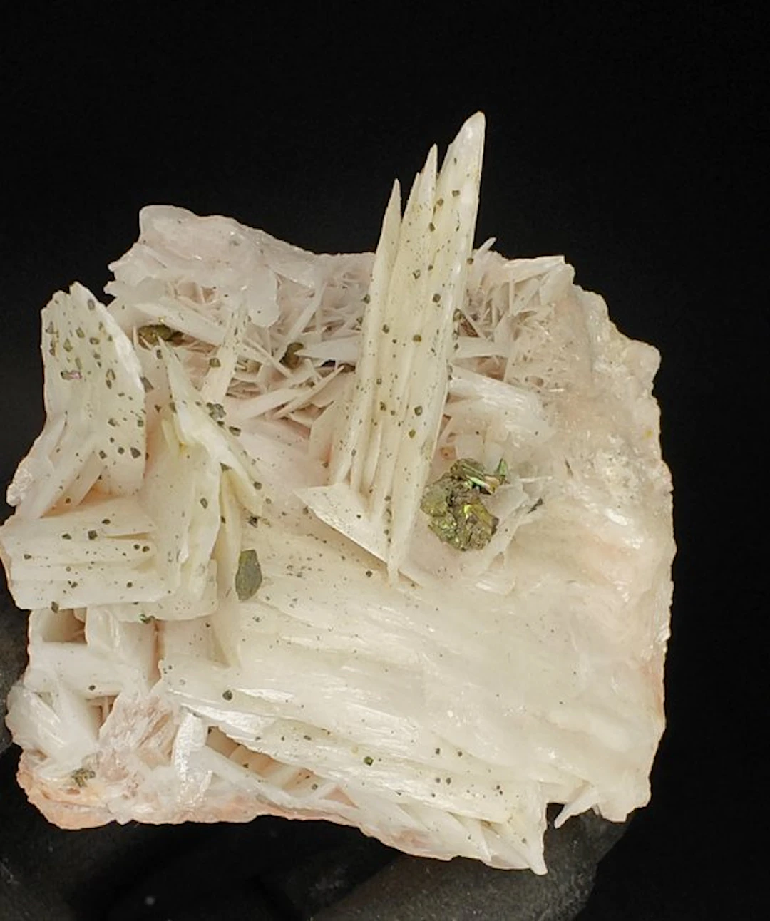 Baryte & Chalcopirite Old european classic - Height: 7 cm - Width: 8 cm- 435 g