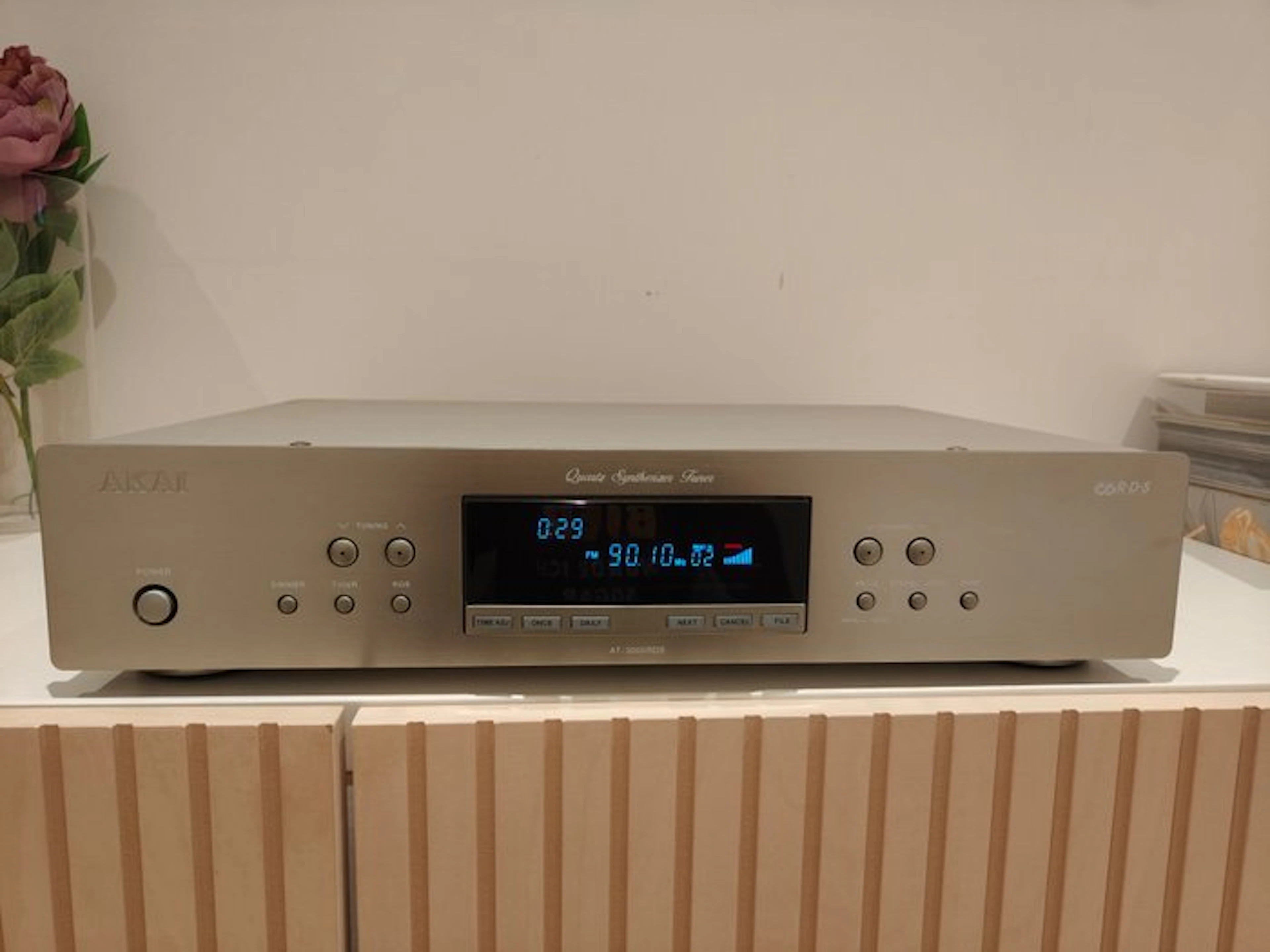 Akai - AT-3000 Digital Quartz Synthesizer Stereo Tuner
