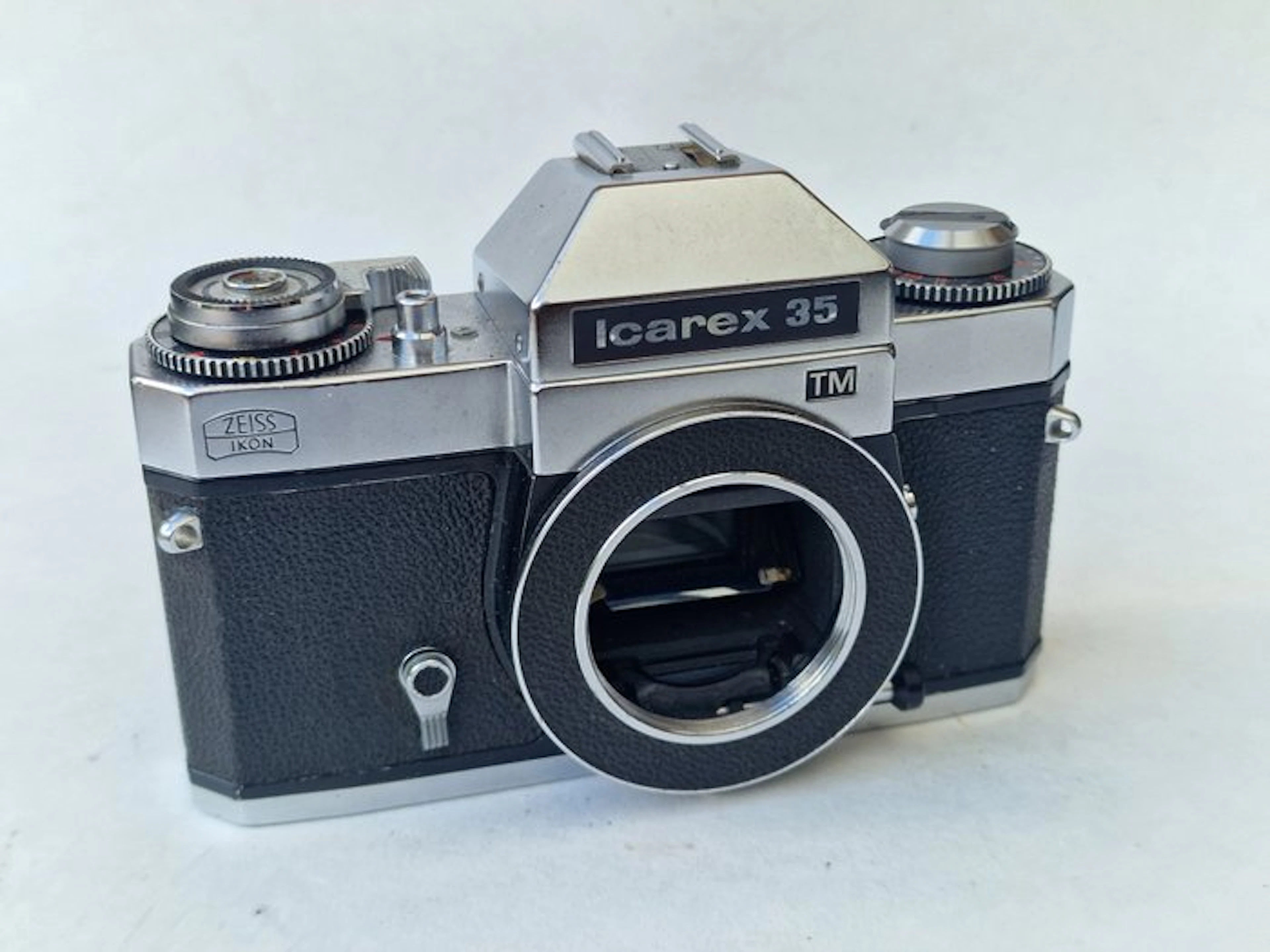 Zeiss Ikon Icarex 35 TM Single lens reflex camera (SLR)