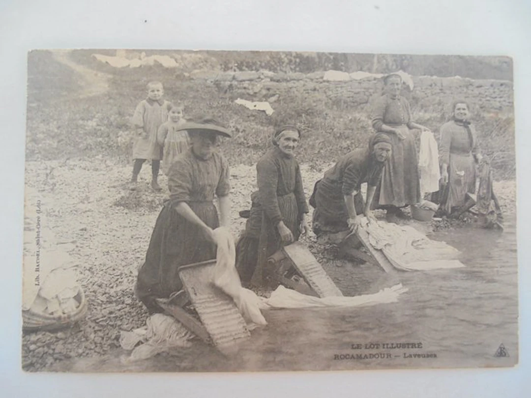 Washerwomen, Lacemakers, and Other Work - Postcard (87) - 1900-1950
