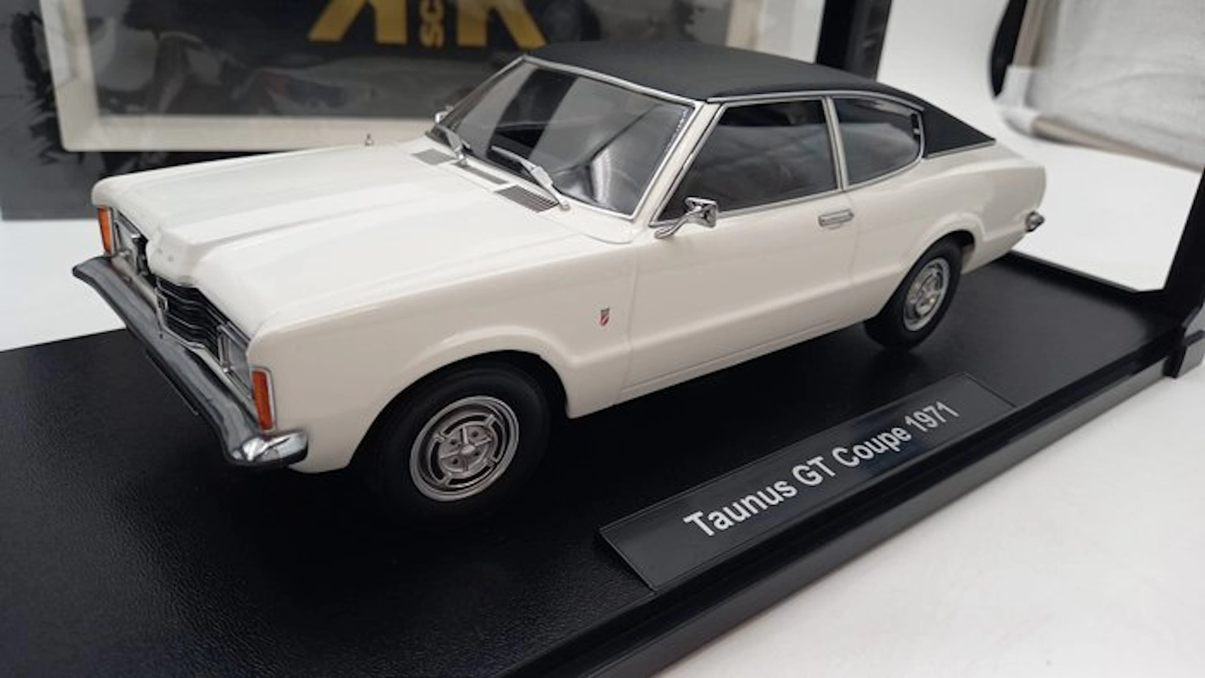 KK Scale 1:18 - Model car - Taunus GT Coupe 1971 - (Cod.L20)