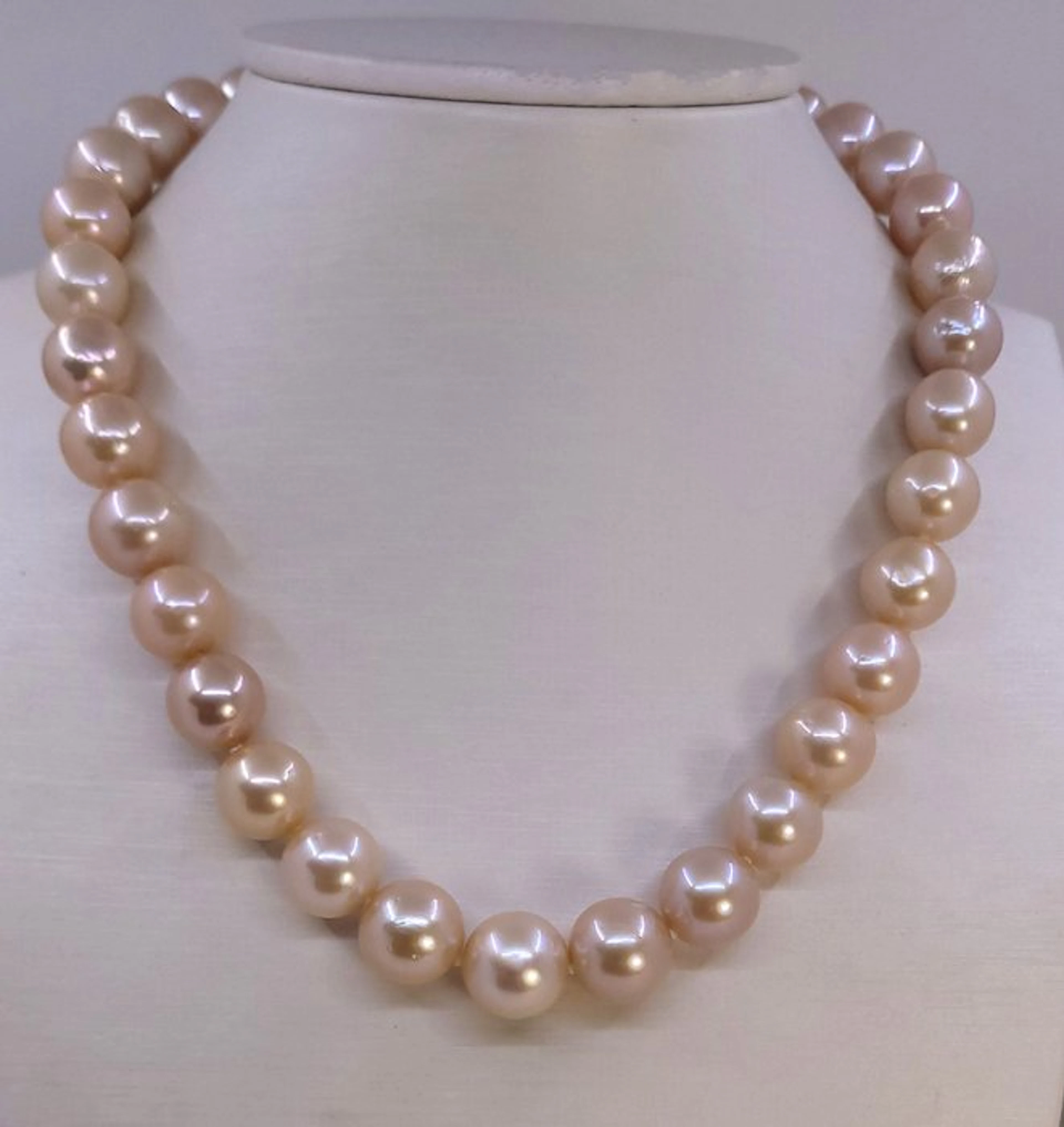 No reserve price - Necklace 11.5x13mm Round Soft Pink Edison Pearls