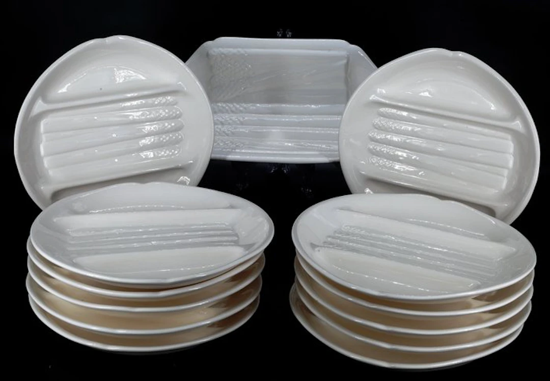 Salins France - Asparagus server (13) - Majolica - No reserve