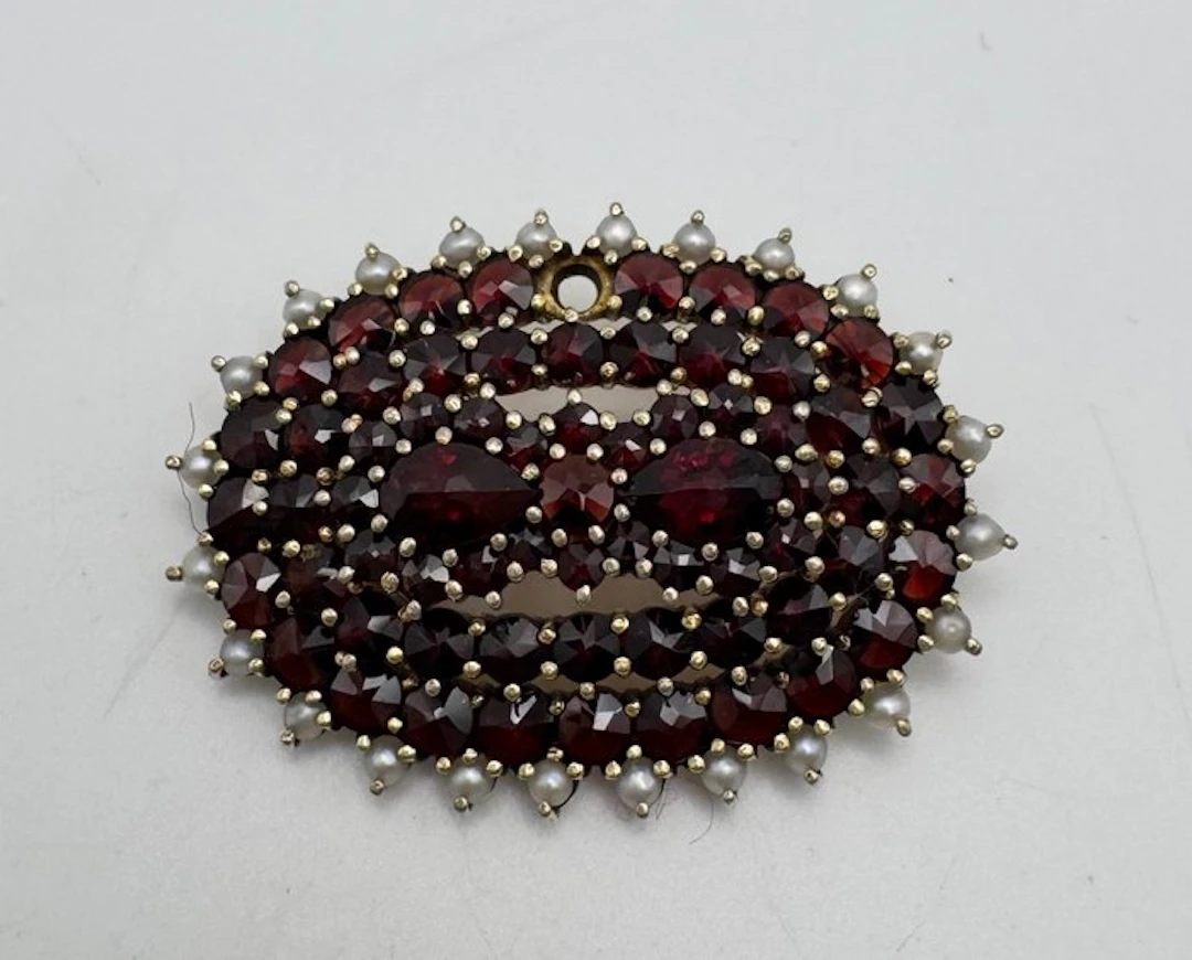 No reserve price - Brooch Silver - Garnet