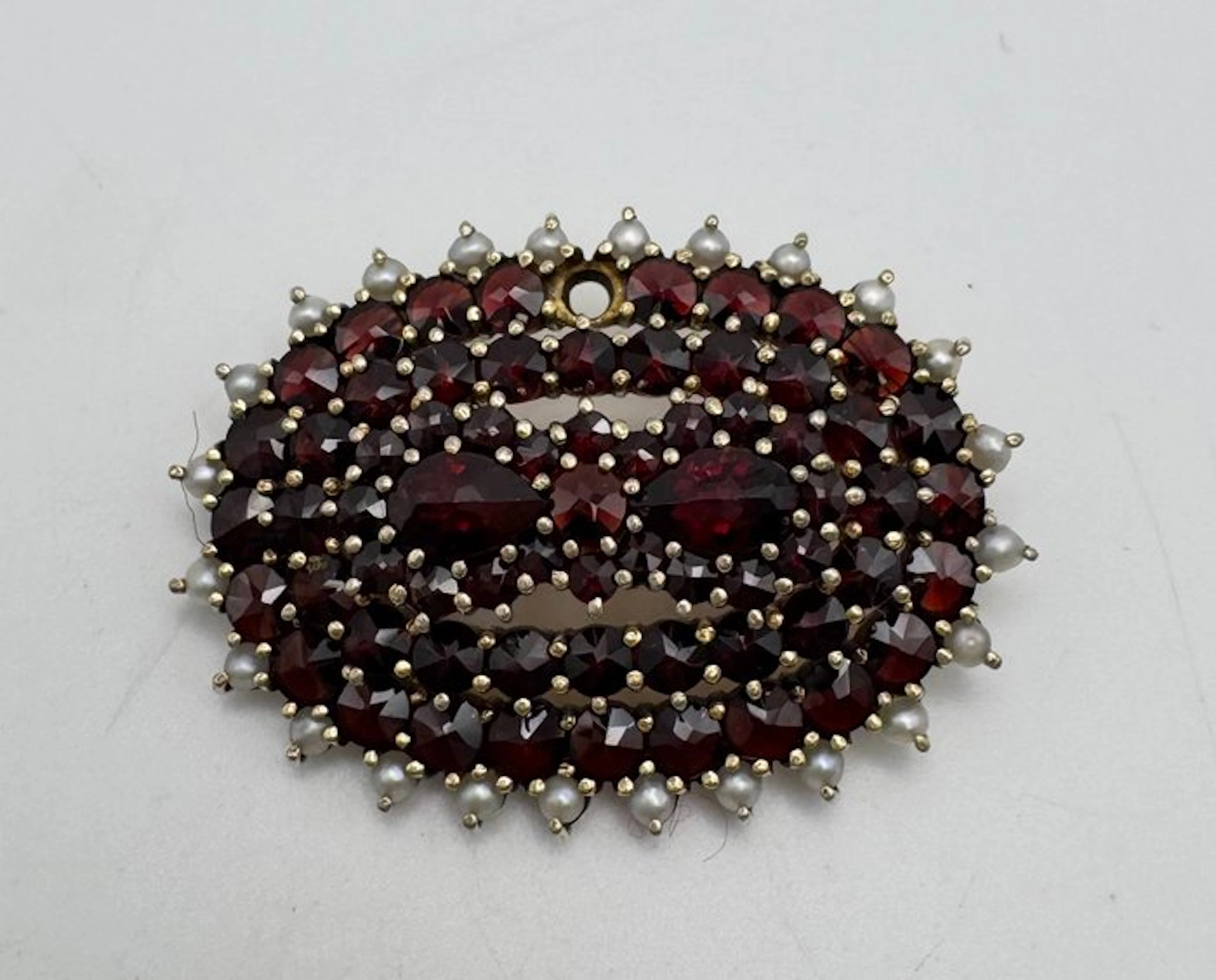No reserve price - Brooch Silver - Garnet