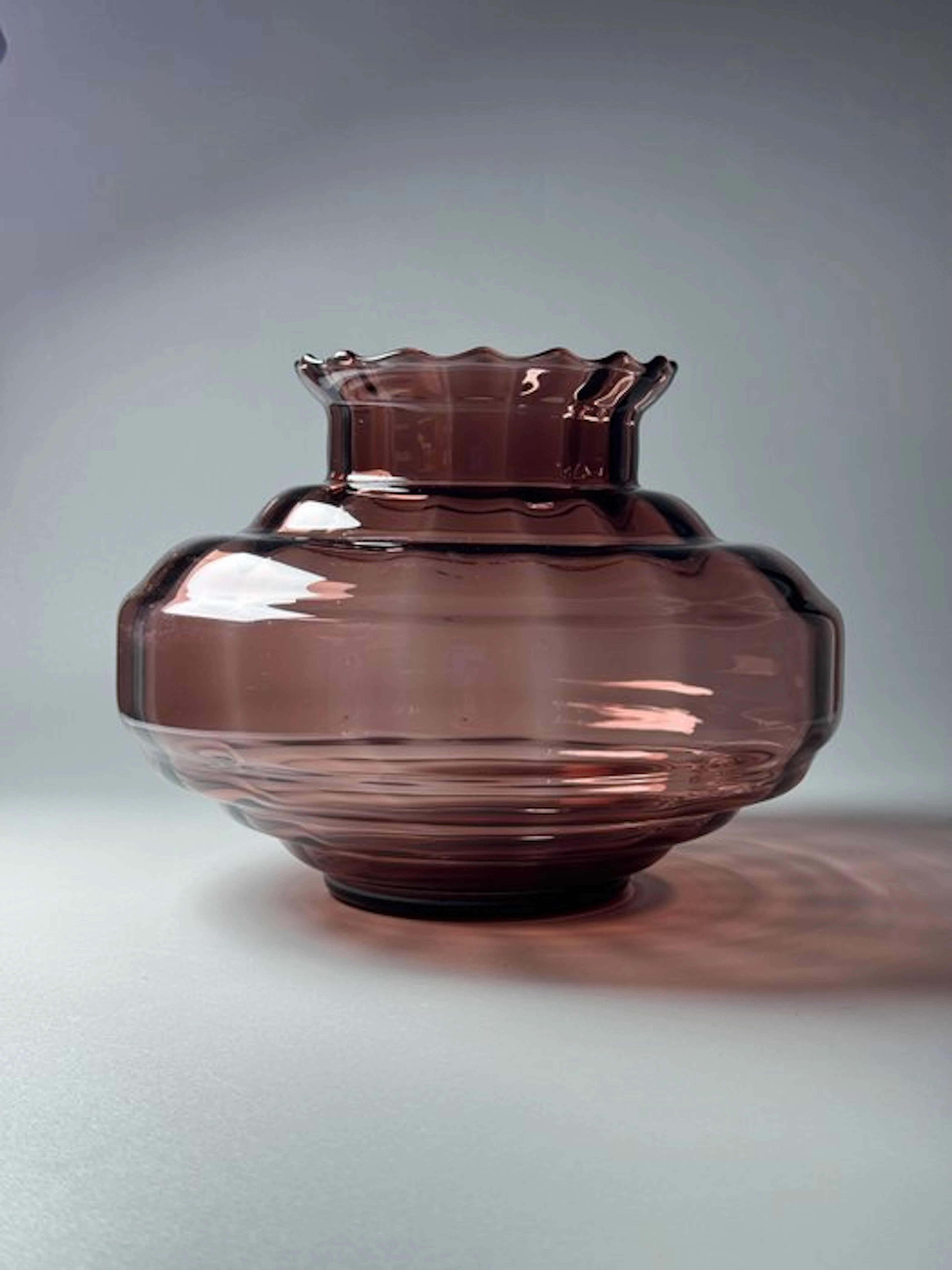 Verreries Doyen - Vase - FLORALIE - Glass, Amethyst glass - ART DECO - 1930s