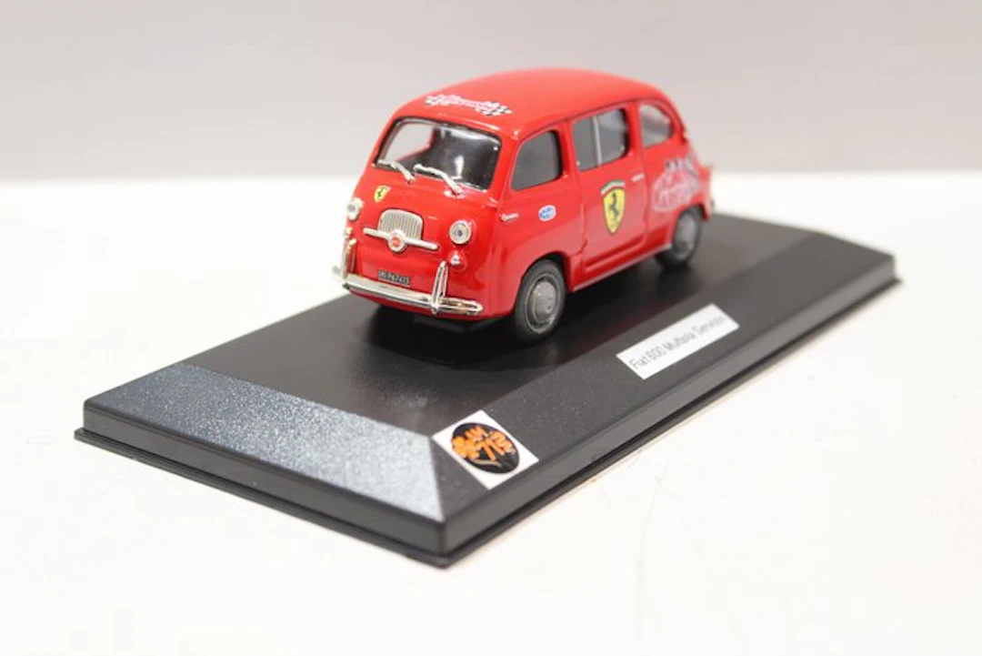 AM.71 1:43 - Model car - Fiat 750 Multipla servizio Ferrari 1/43