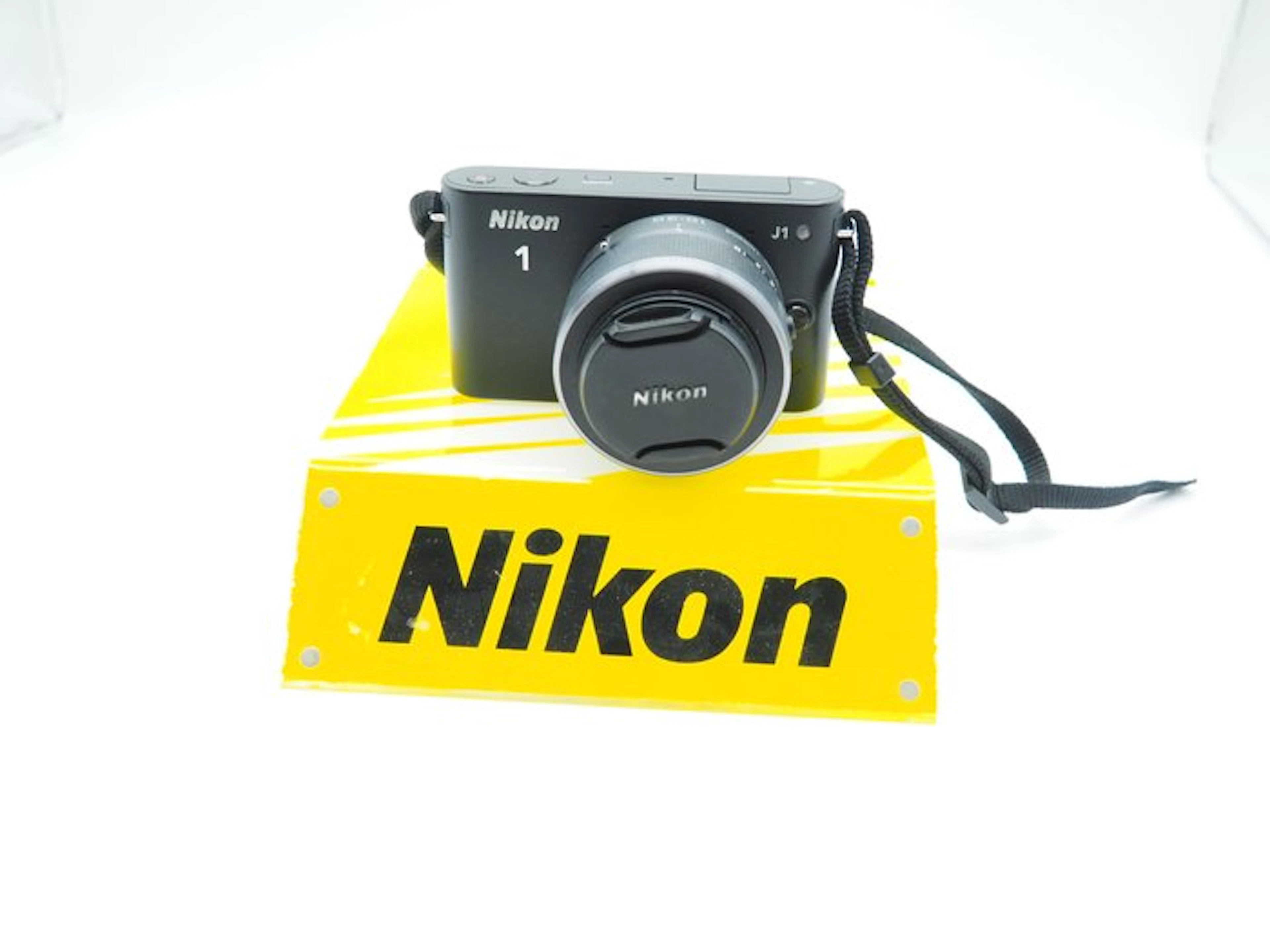 Nikon 1 J1 systeemcamera + 10-30mm lens (inclusief accessoires) Digital camera