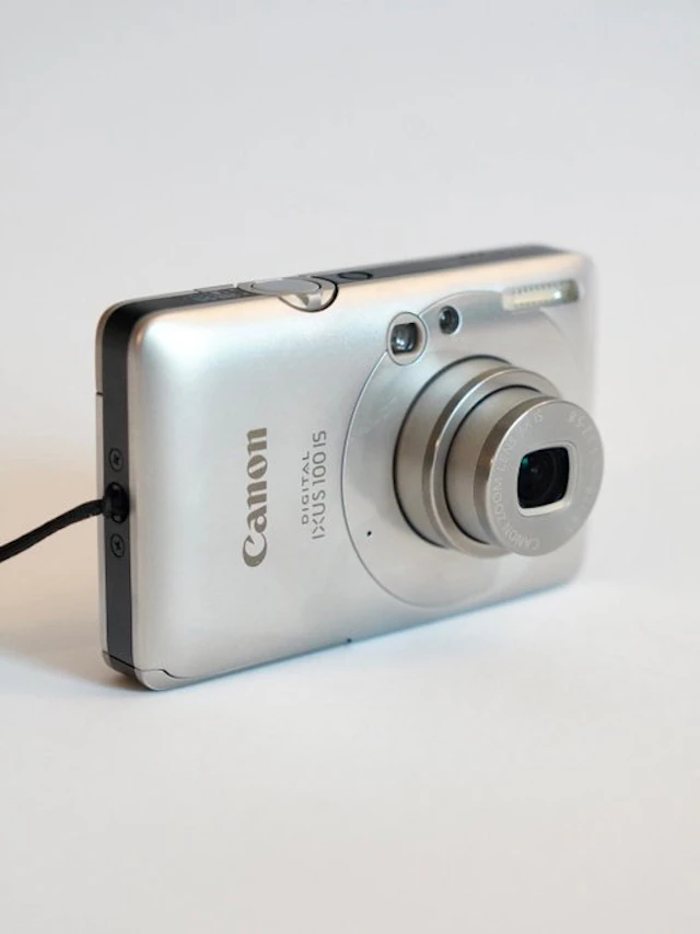 Canon IXUS 100 IS 12.1MP HD Digital compact camera