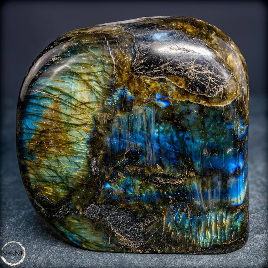 Natural labradorite freeform from Madagascar –...