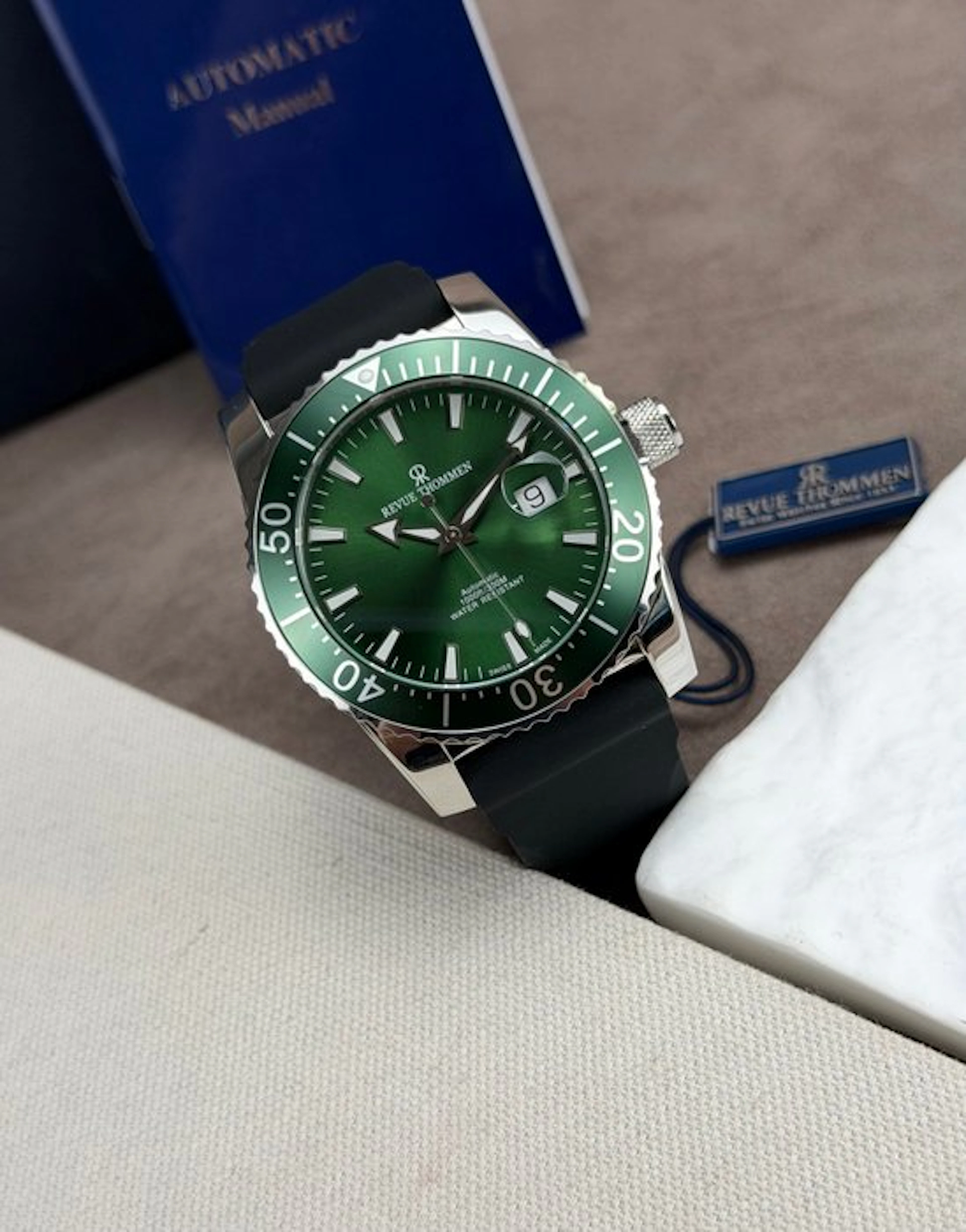 Revue Thommen - Diver Automatic Date Green - 17030.2534 - Men - 2020-2025